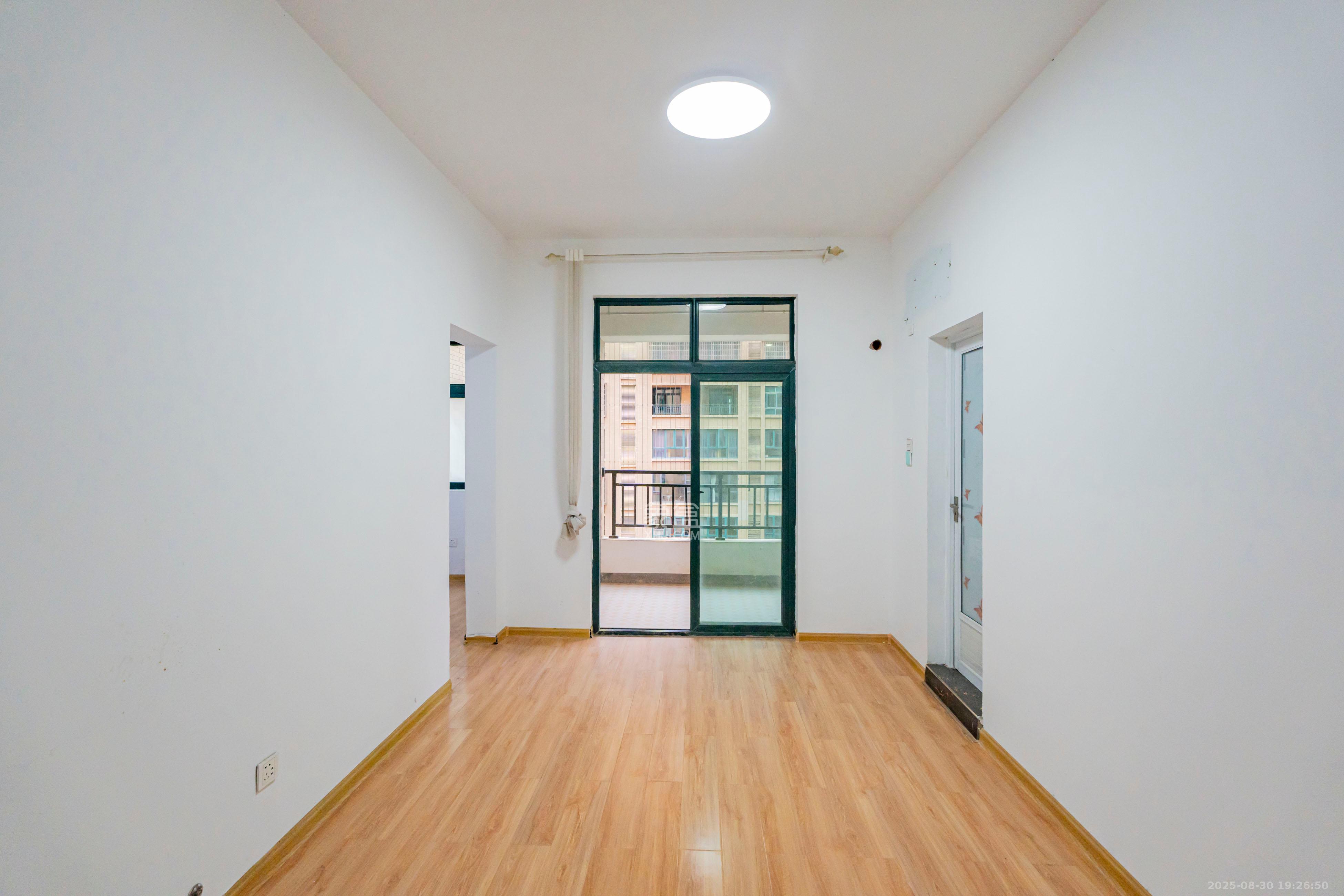 财富名园 3室2厅2卫 110.0万 财富名园 3室2厅2卫 110.0万客厅