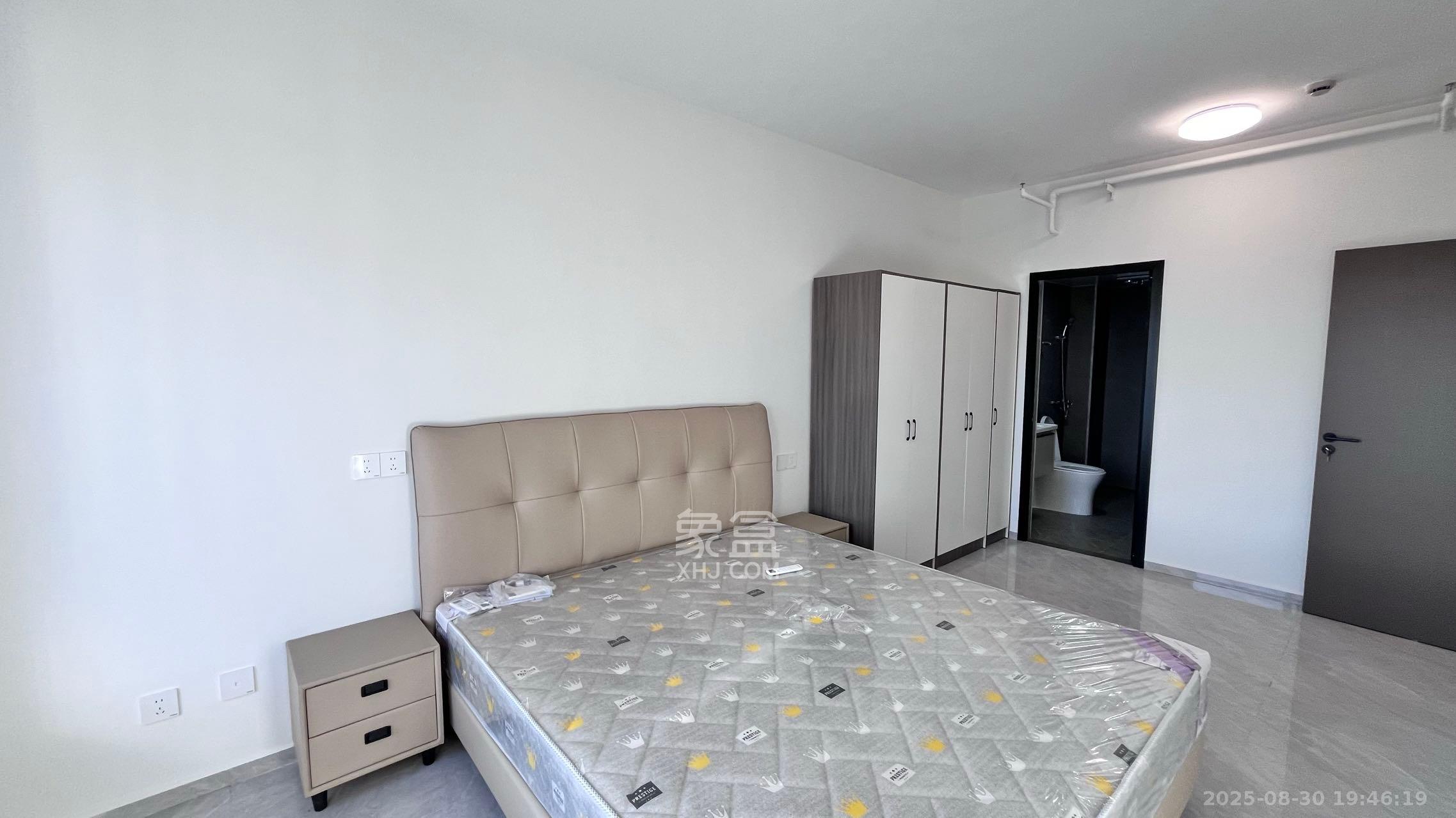 南山梅溪一方  3室2厅2卫    3000.0元/月室内图