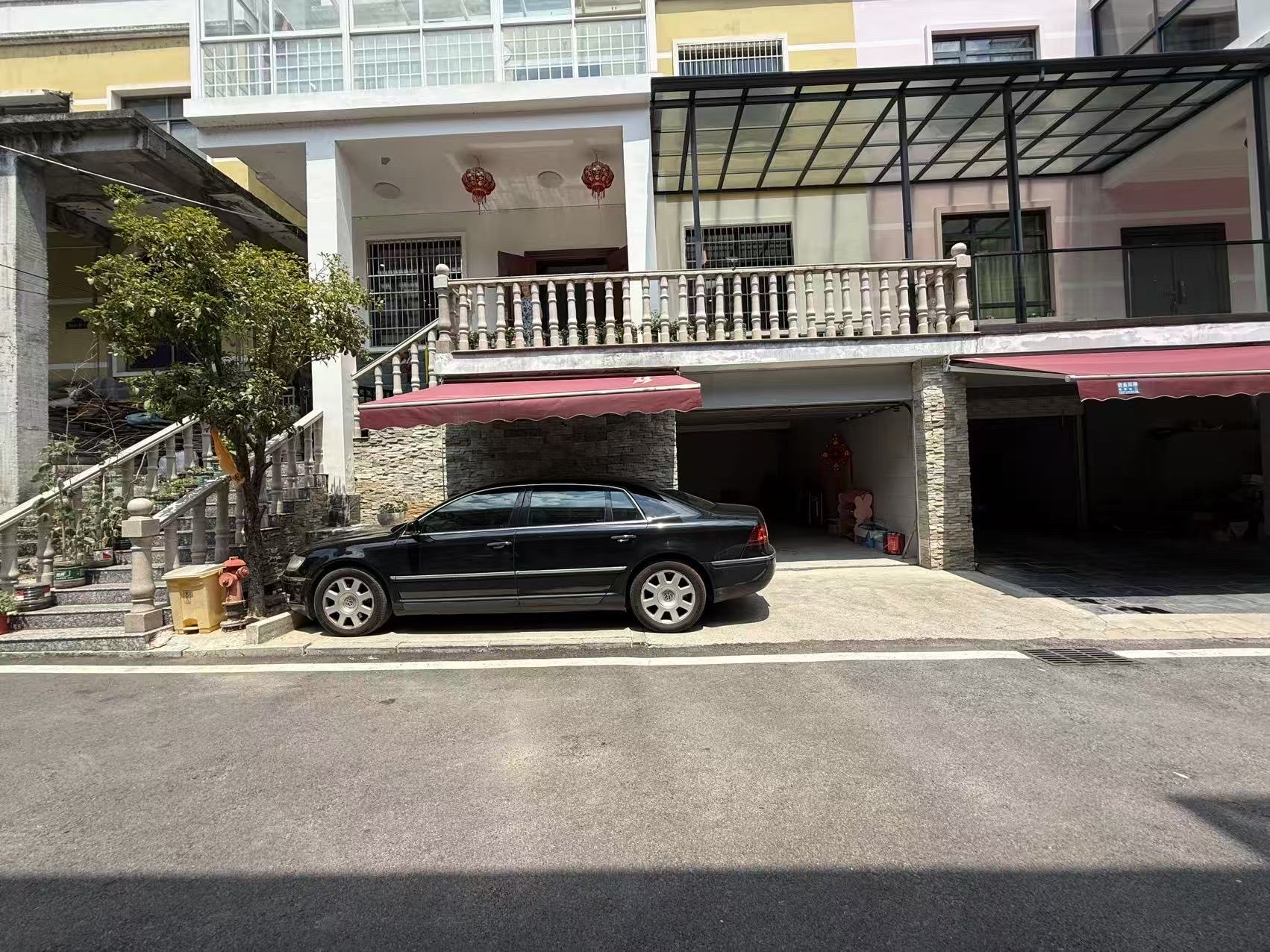 美人山别墅  4室2厅3卫   190.00万客厅