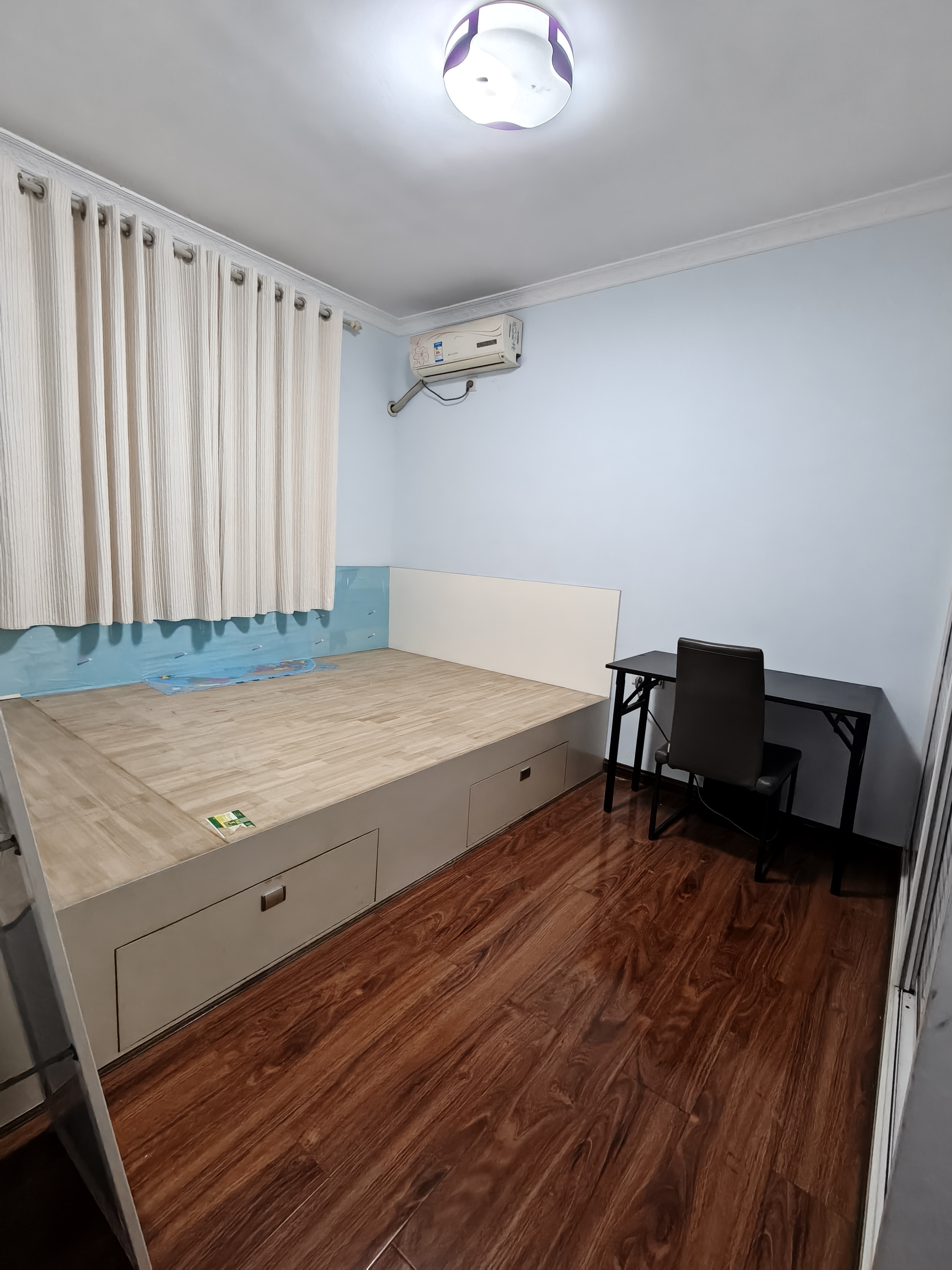 金园小区 1室0厅0卫 88.8万 金园小区 1室0厅0卫 88.8万客厅