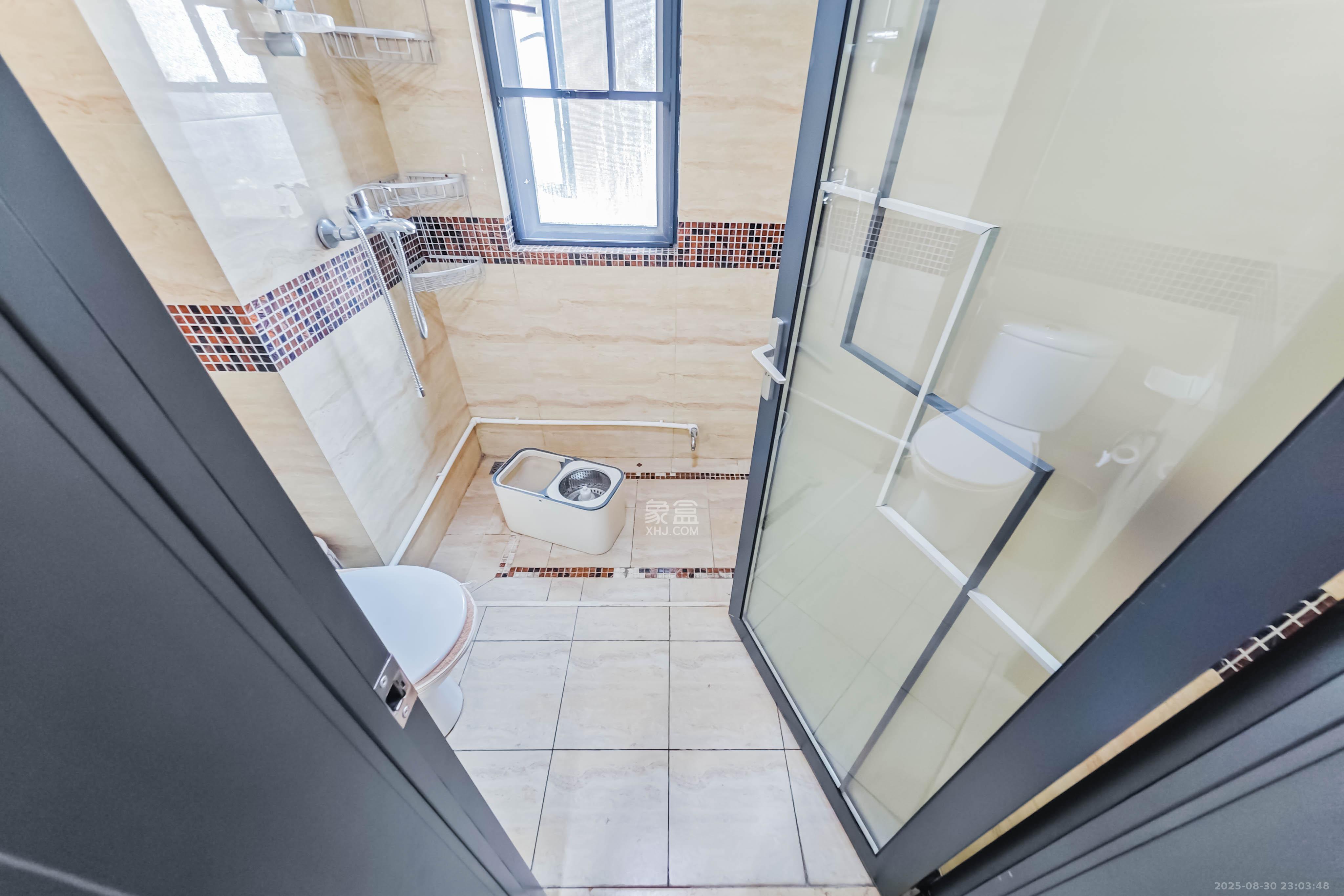 万科金域华府三四期  4室2厅2卫    122.0万 万科金域华府三四期  4室2厅2卫    122.0万卫生间