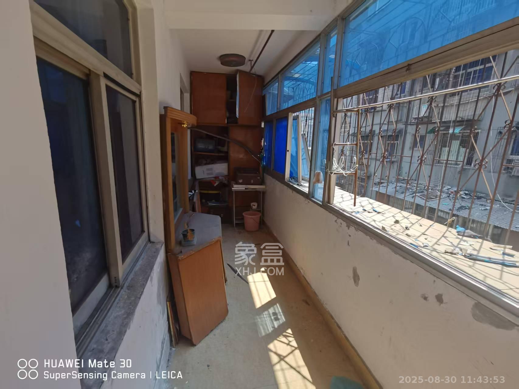 三泰街散盘  3室2厅1卫    2000.0元/月 三泰街散盘  3室2厅1卫    2000.0元/月室内图