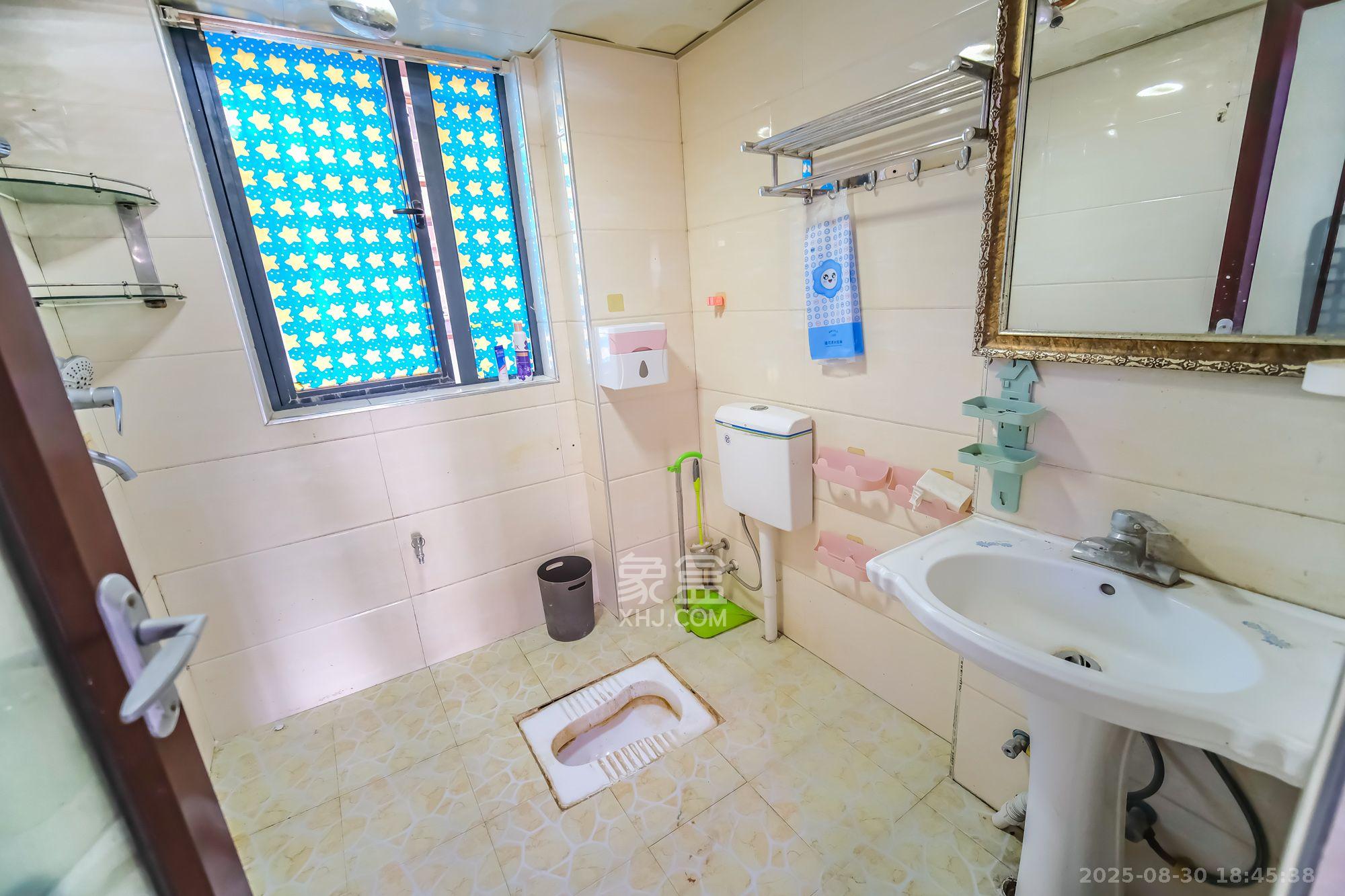 盛地尊域 4室2厅2卫 2000.0元/月 盛地尊域 4室2厅2卫 2000.0元/月室内图