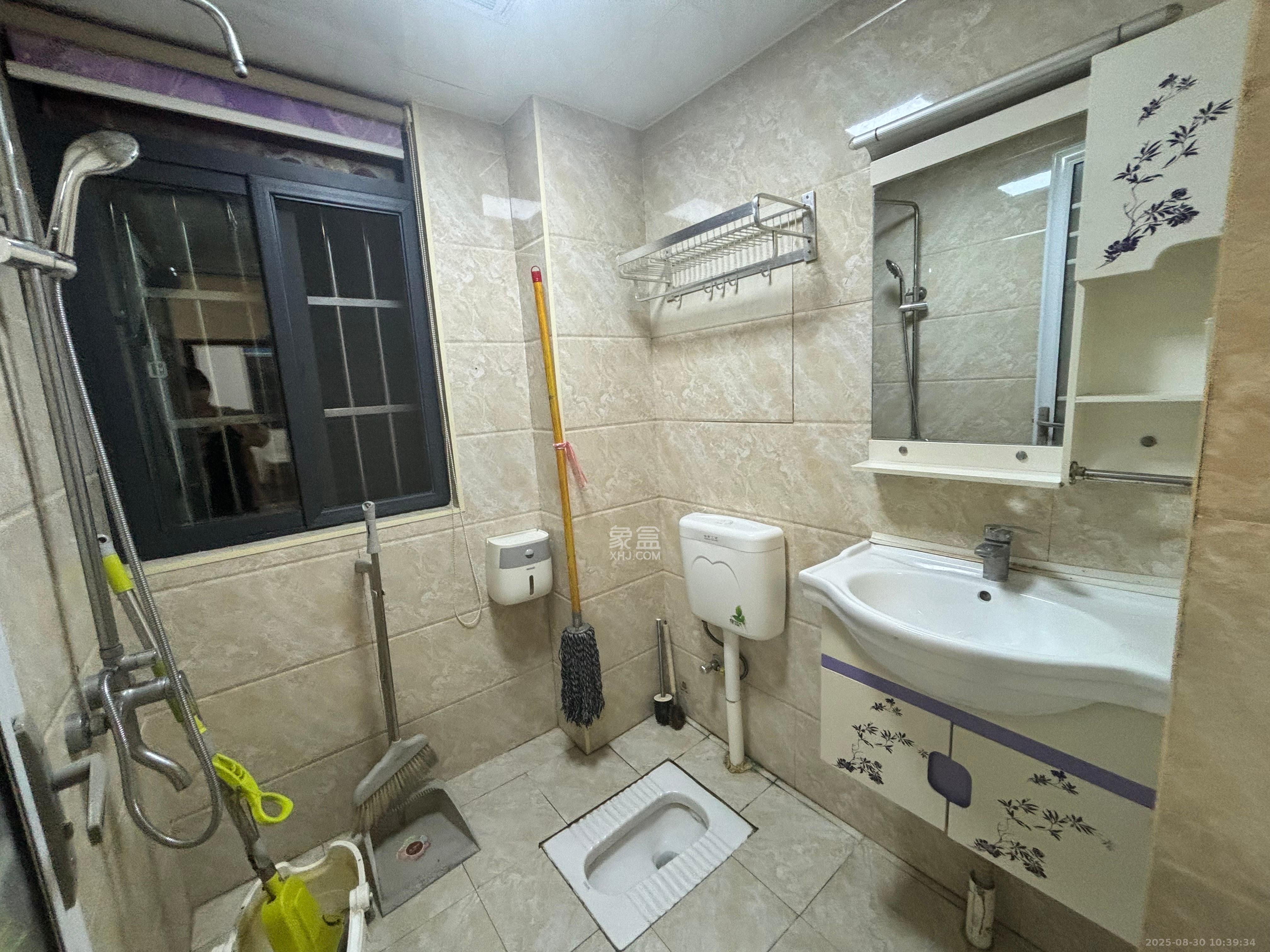 景塘家园  3室2厅1卫    2100.0元/月 景塘家园  3室2厅1卫    2100.0元/月室内图