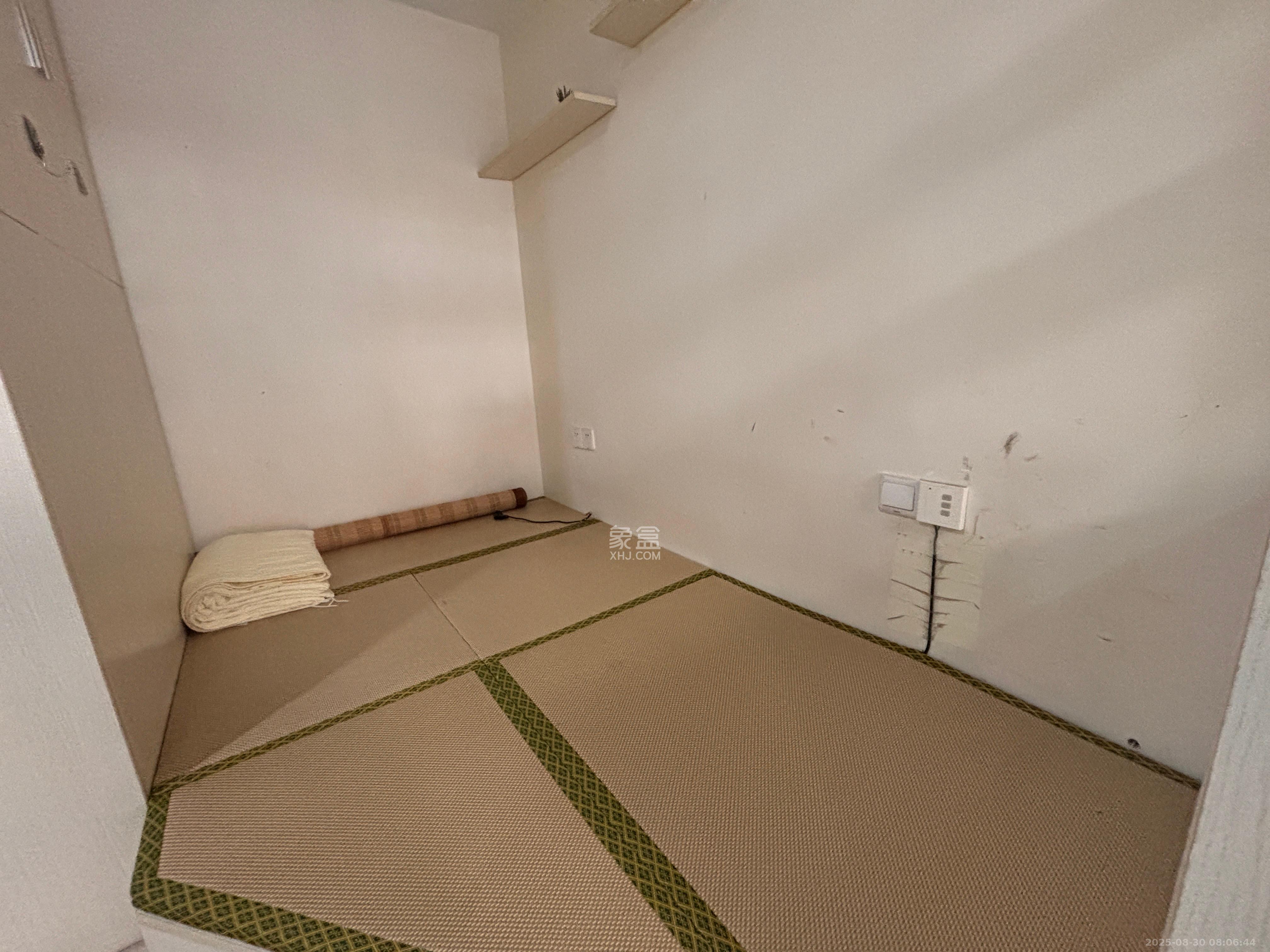 都市春天 2室2厅1卫 2400.0元/月 都市春天 2室2厅1卫 2400.0元/月室内图