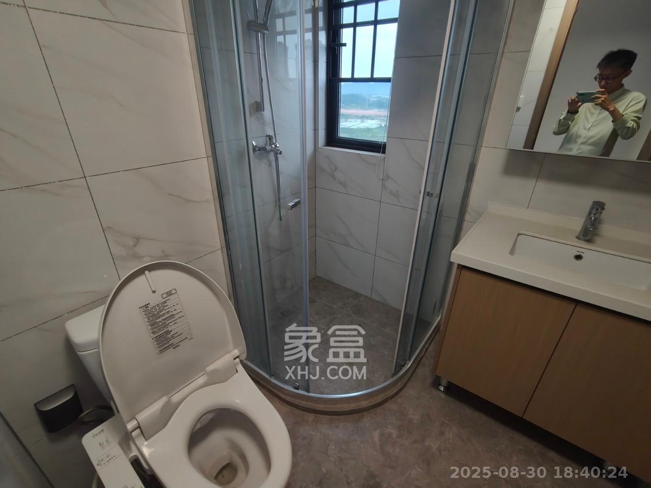 招商华发依云曦城  4室2厅2卫   3000.00元/月室内图