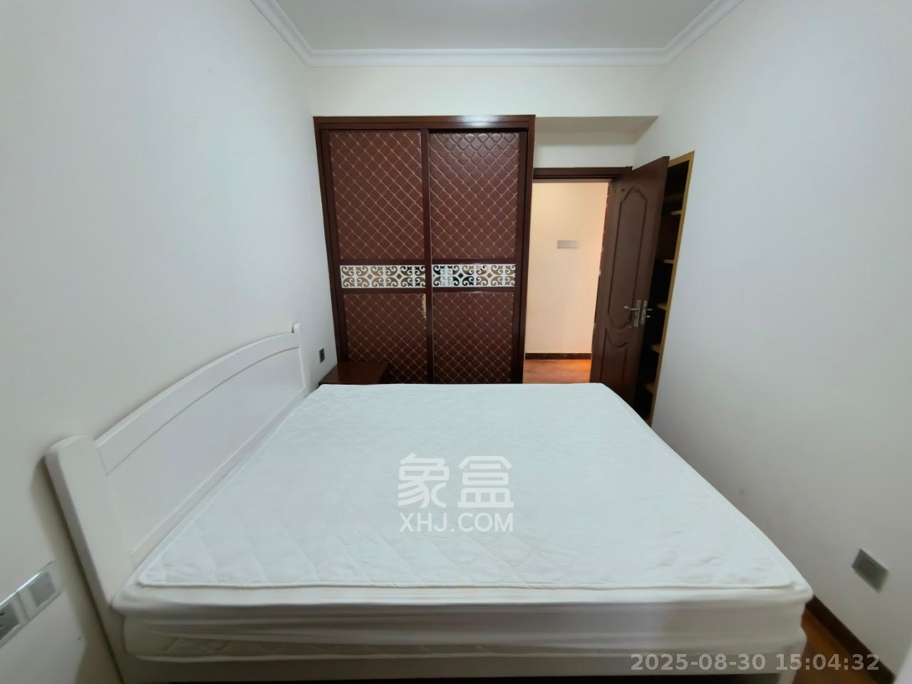 中城丽景香山园  3室2厅1卫   2500.00元/月室内图
