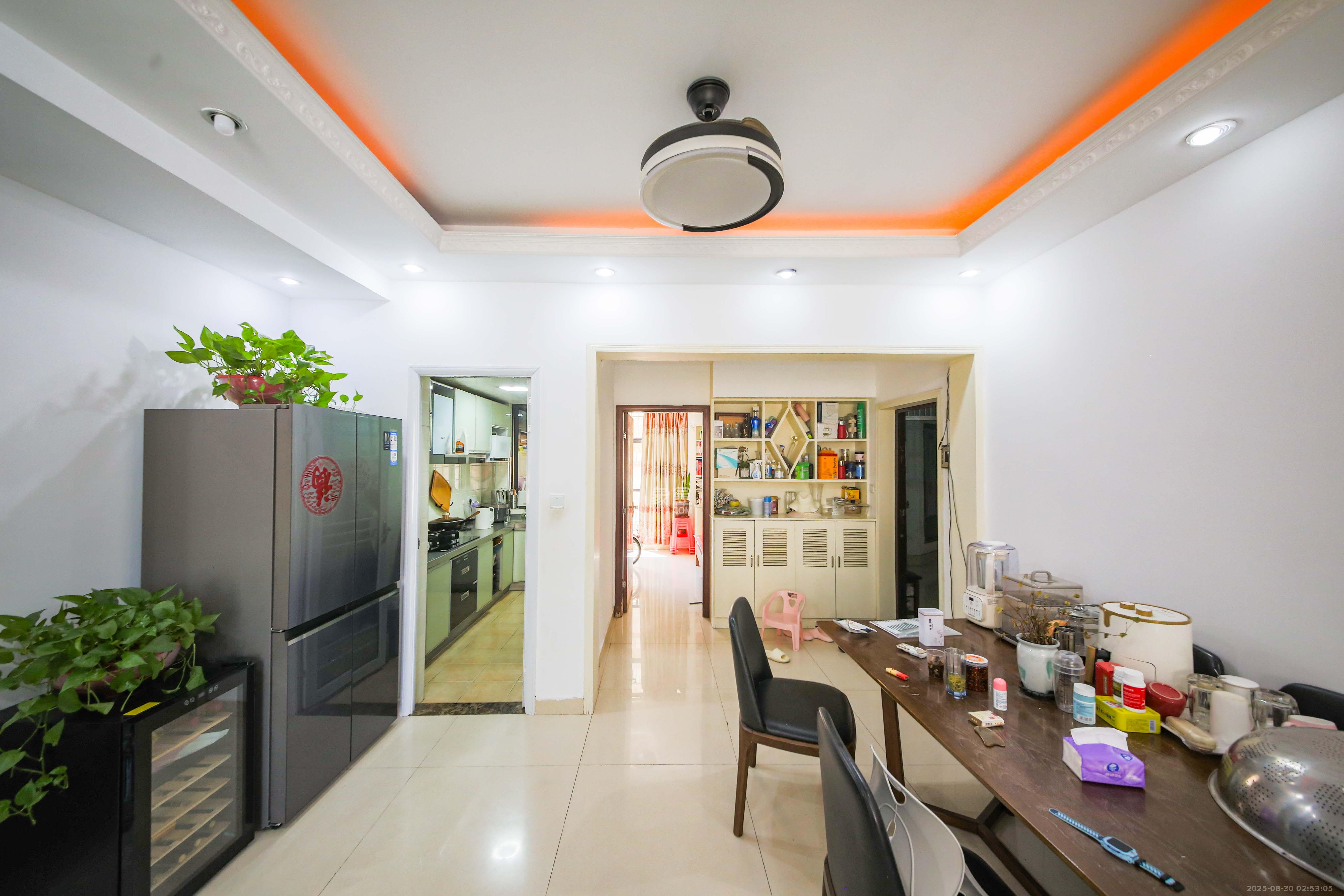 康斯丹郡（融程领秀佳园）  3室2厅1卫    69.0万客厅