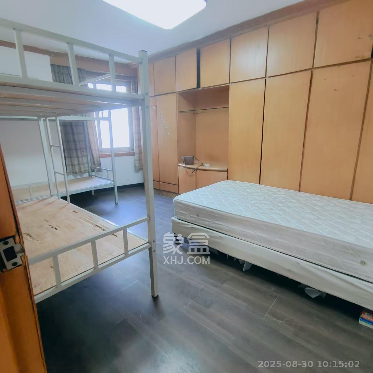 坡子街综合楼  2室1厅1卫    2500.0元/月 坡子街综合楼  2室1厅1卫    2500.0元/月室内图