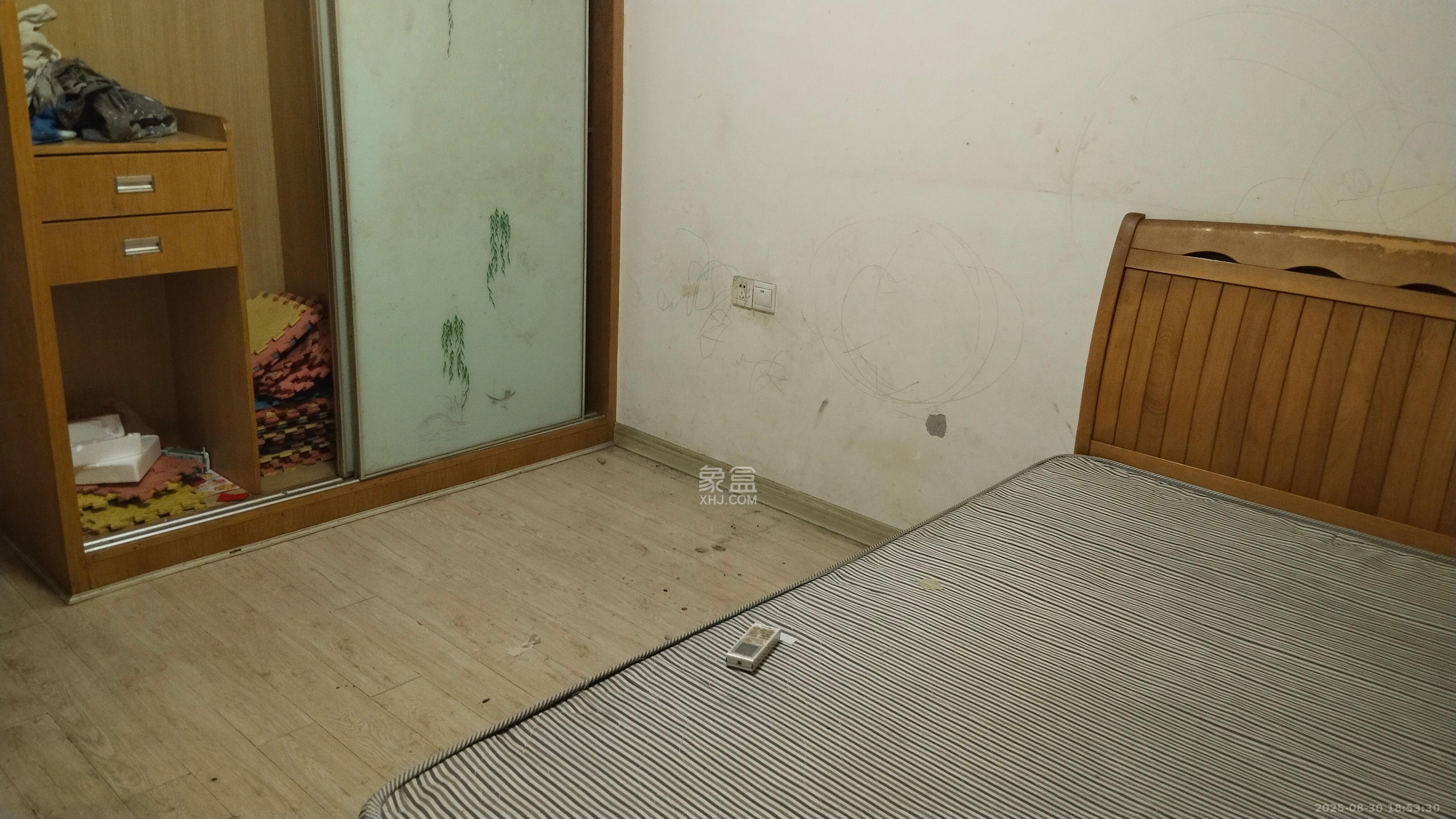 金麓西岸和苑  2室1厅1卫    1600.0元/月 金麓西岸和苑  2室1厅1卫    1600.0元/月室内图