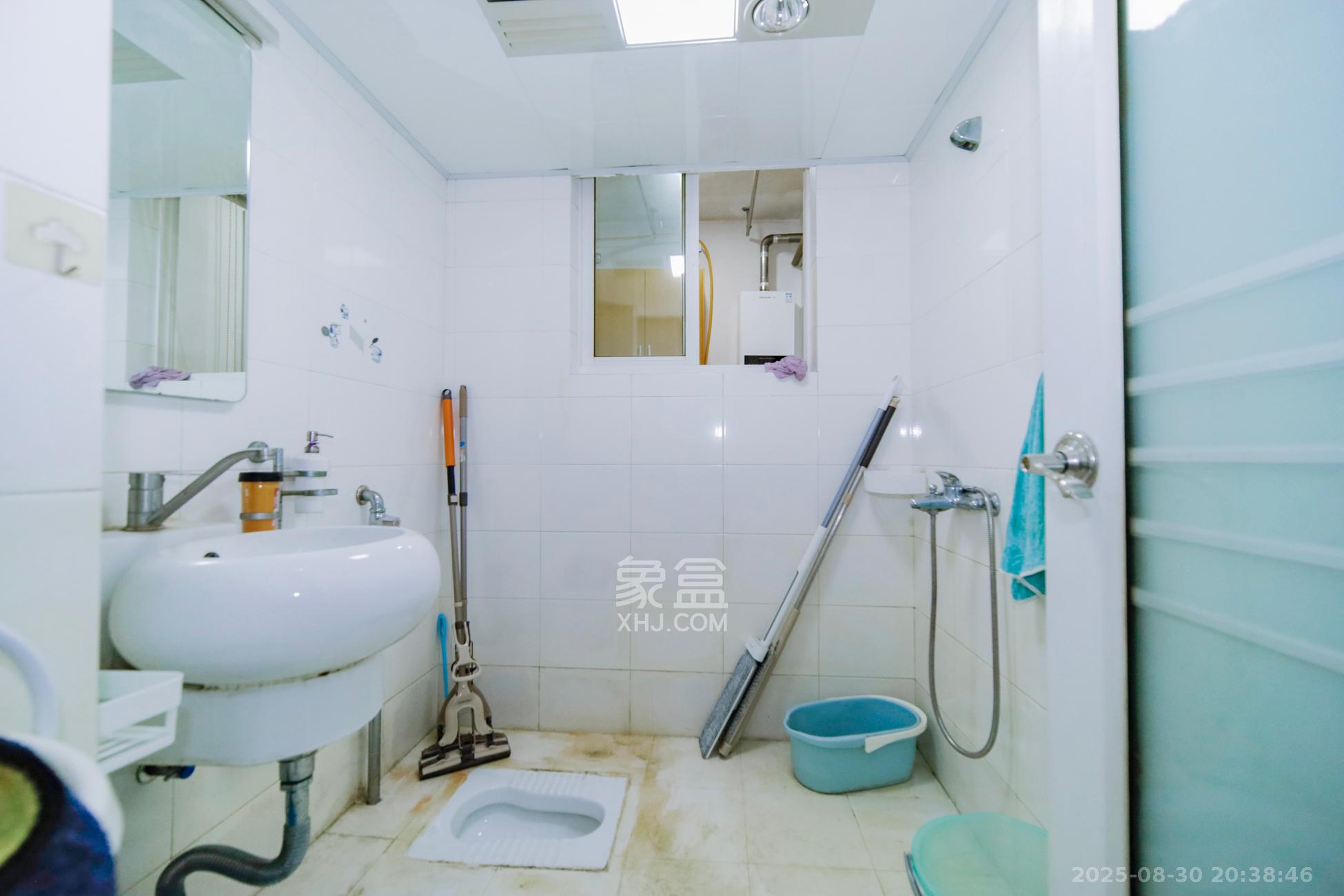 中建桂苑  3室2厅2卫   85.00万卫生间