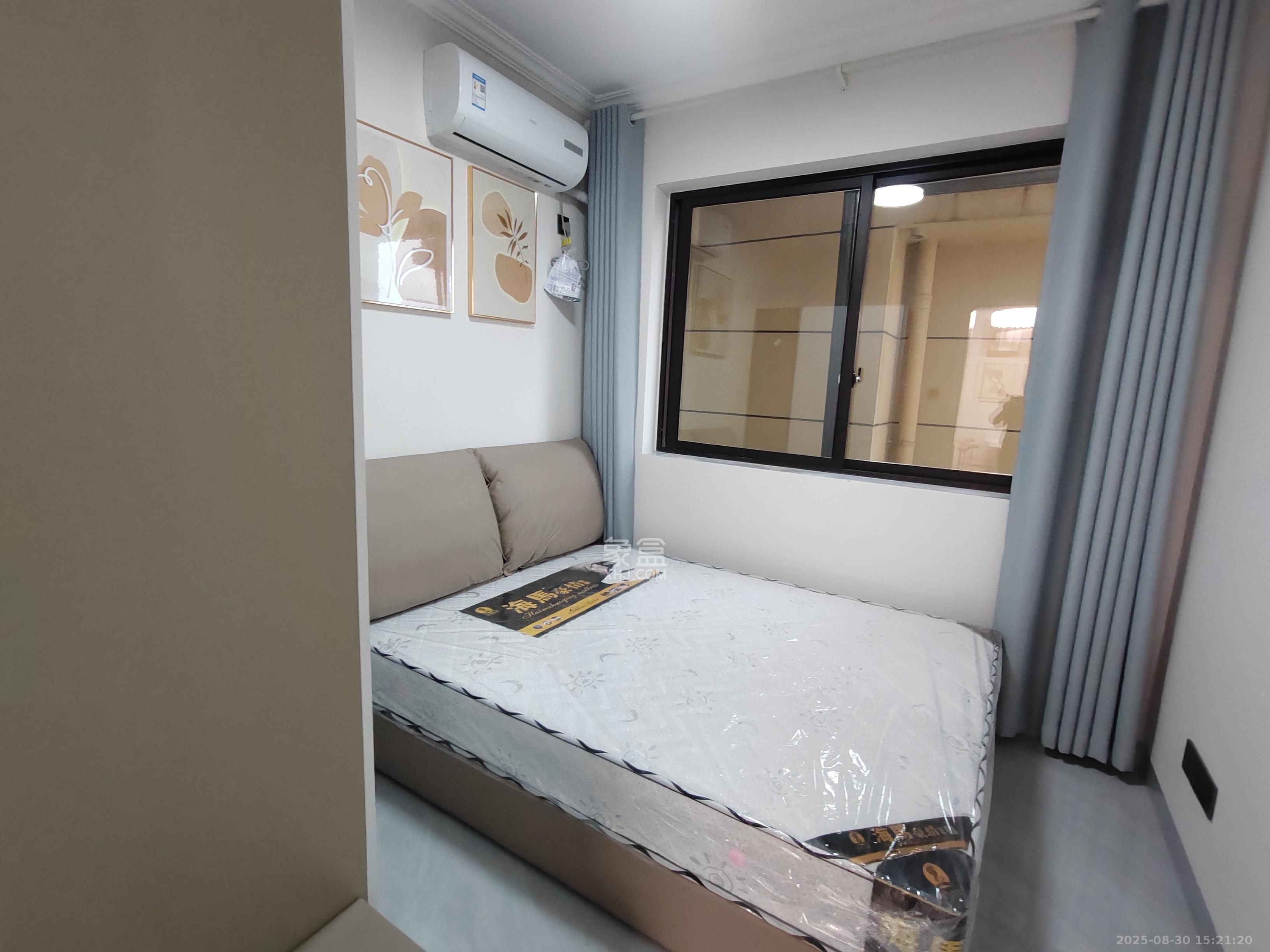 保利香槟国际  2室2厅1卫   2500.00元/月室内图