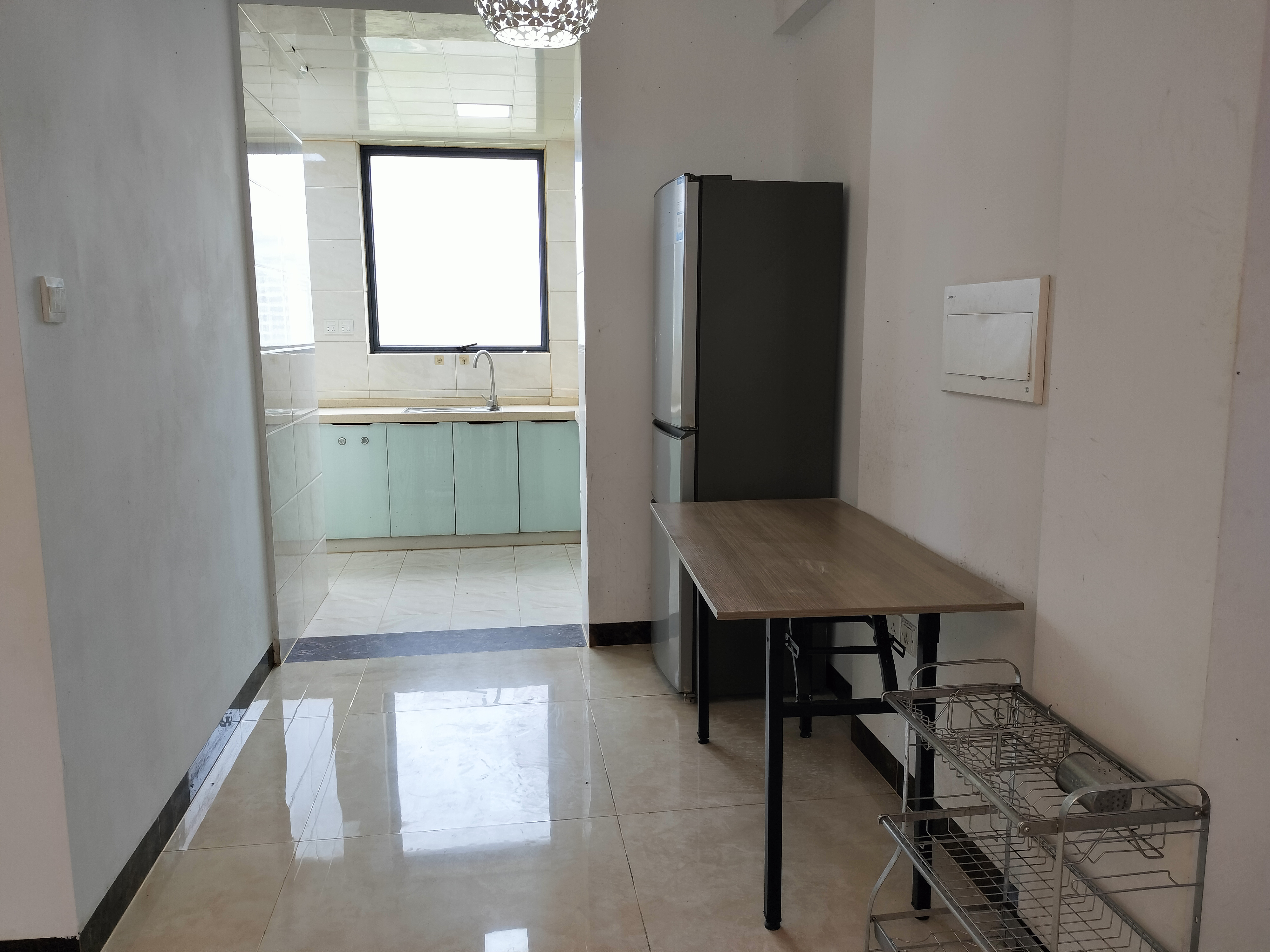 航天小区(美兰区滨江路) 3室2厅2卫 2600.0元/月 航天小区(美兰区滨江路) 3室2厅2卫 2600.0元/月室内图