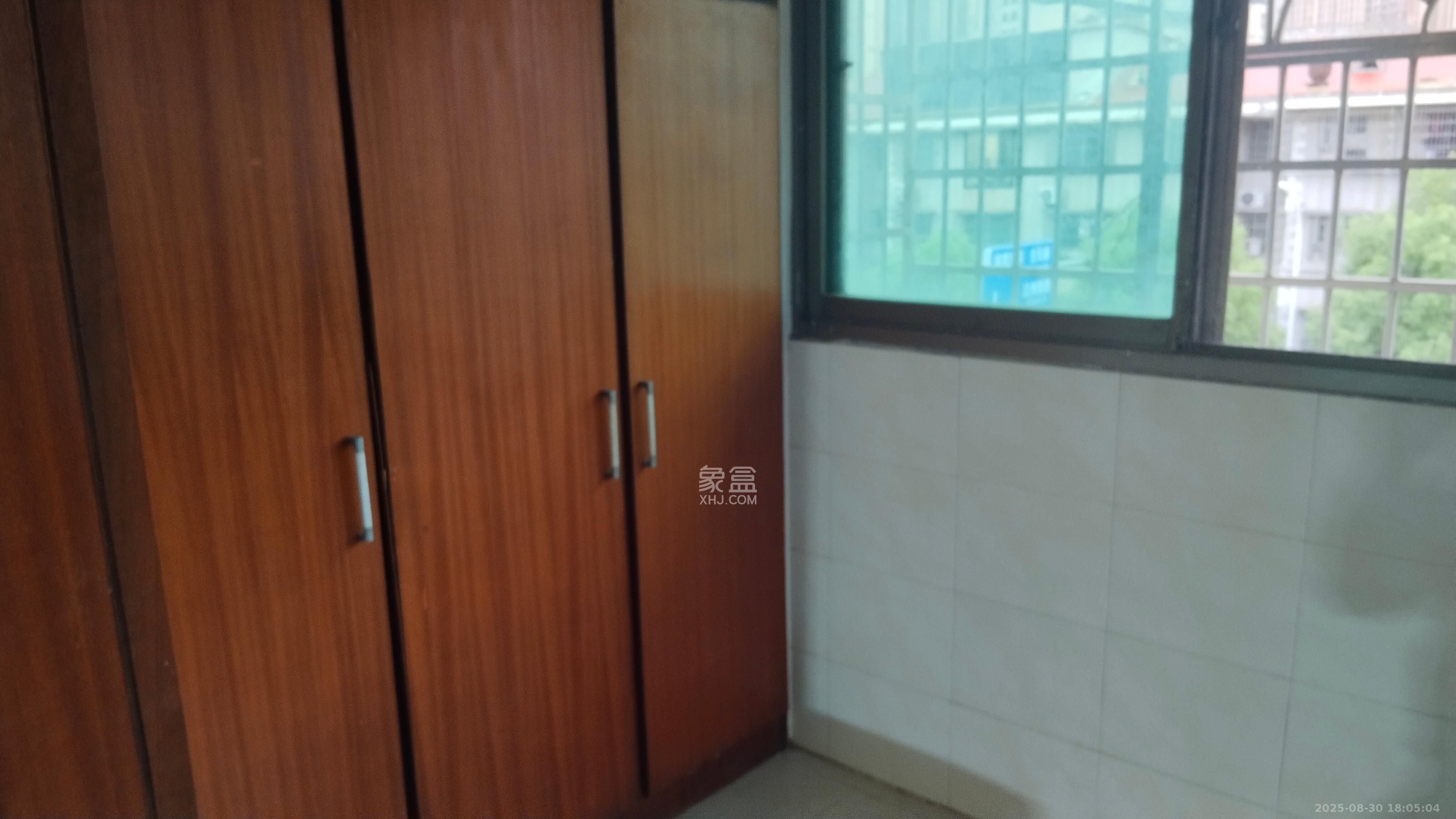 岳北社区 2室1厅1卫 1800.0元/月 岳北社区 2室1厅1卫 1800.0元/月室内图