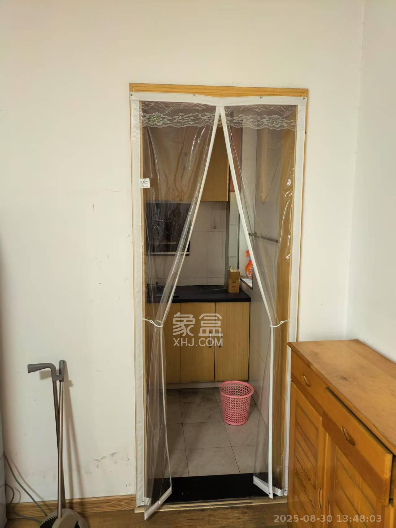 建鸿达华都（华都小户型及大华写字楼）  2室1厅1卫   2400.00元/月