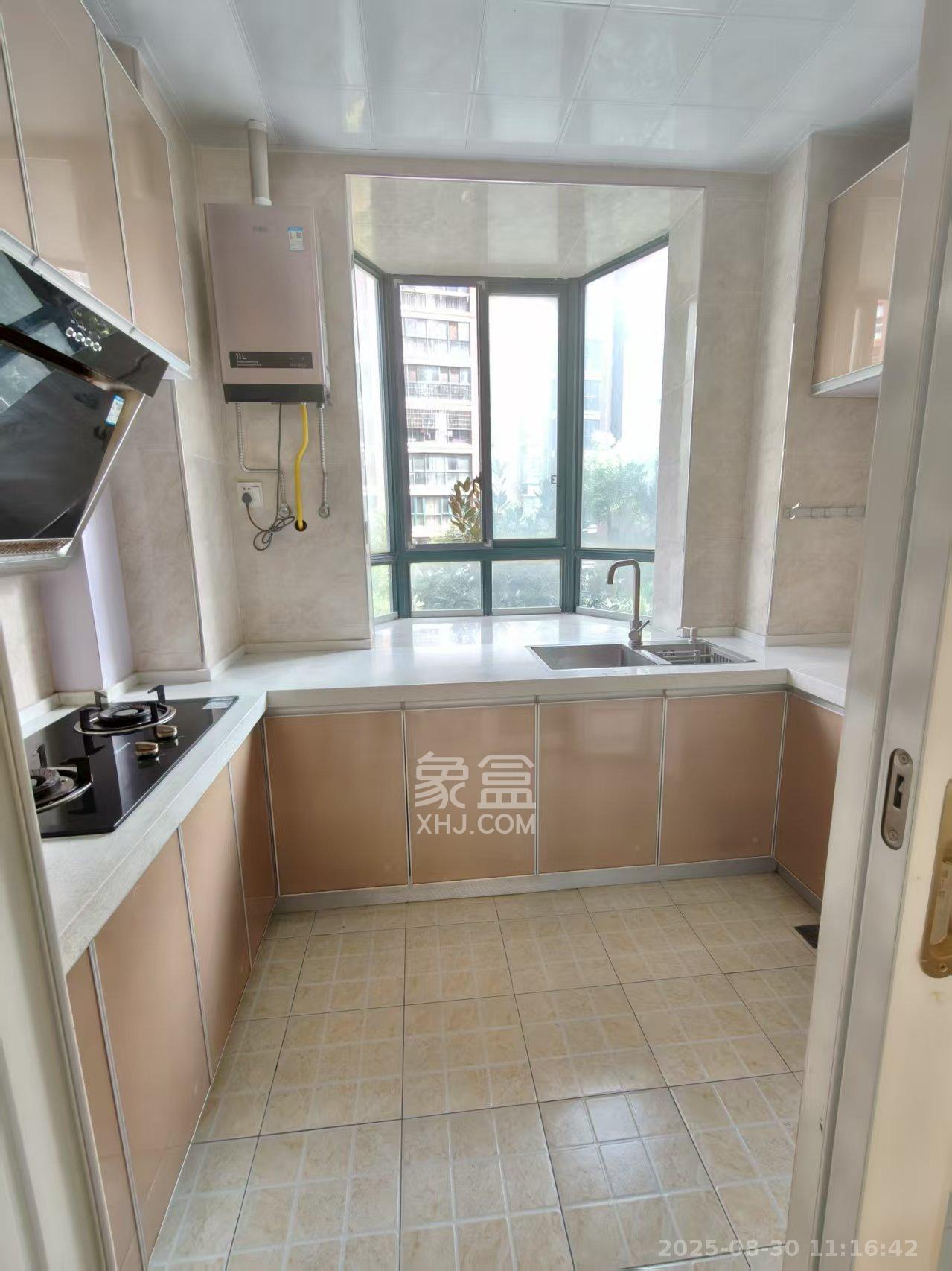 天城尚品 3室2厅1卫 2600.0元/月 天城尚品 3室2厅1卫 2600.0元/月室内图