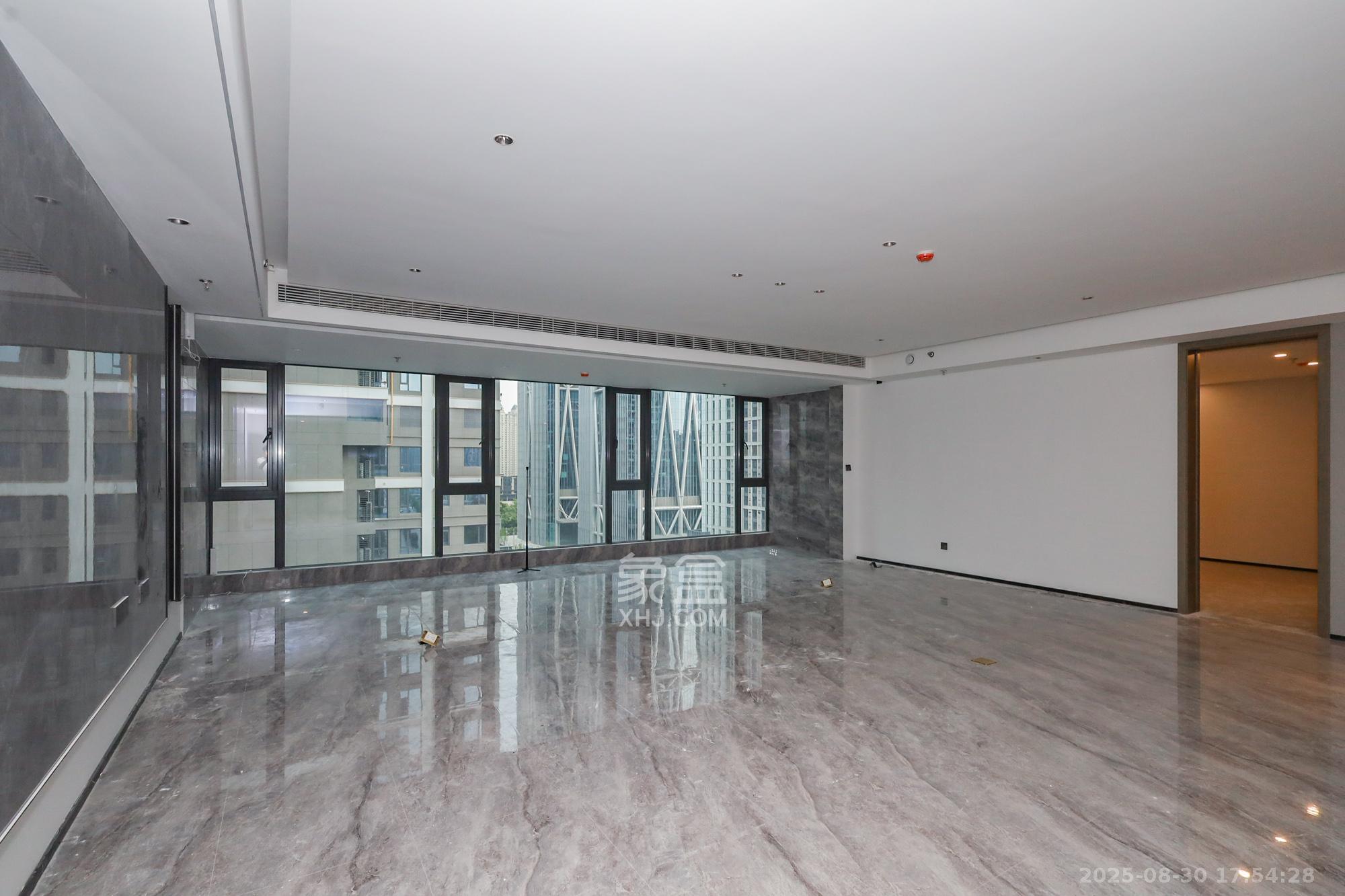 旭辉铂悦湘江 4室2厅3卫 450.0万 旭辉铂悦湘江 4室2厅3卫 450.0万客厅