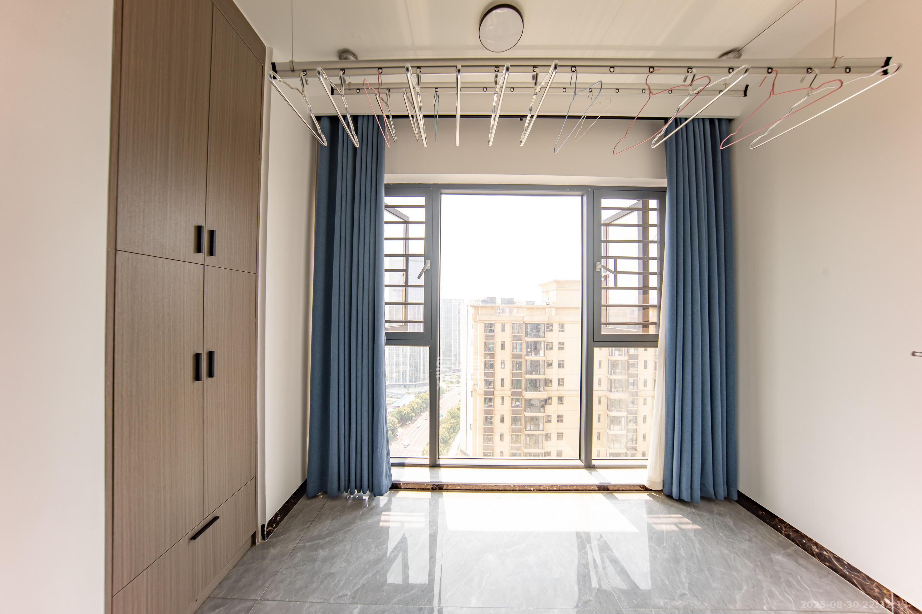 江山帝景雅典  3室2厅1卫    97.0万阳台