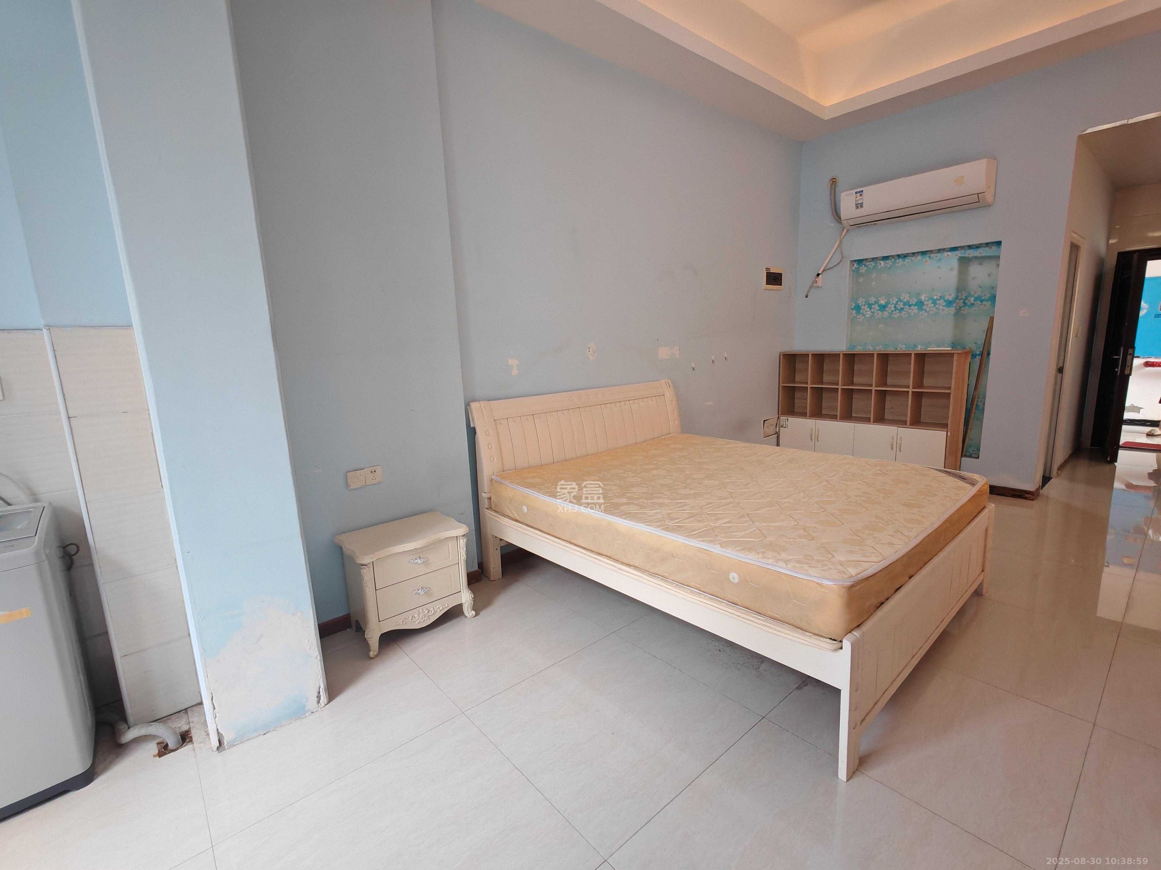 华侨假日中心（晟华苑）  1室1厅1卫    1600.0元/月室内图