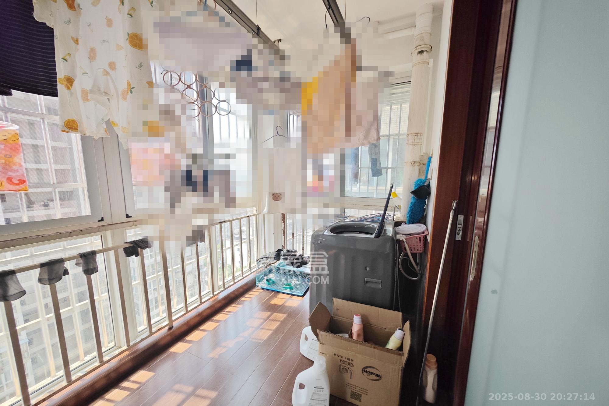 菁华源  3室2厅2卫    110.0万 菁华源  3室2厅2卫    110.0万阳台