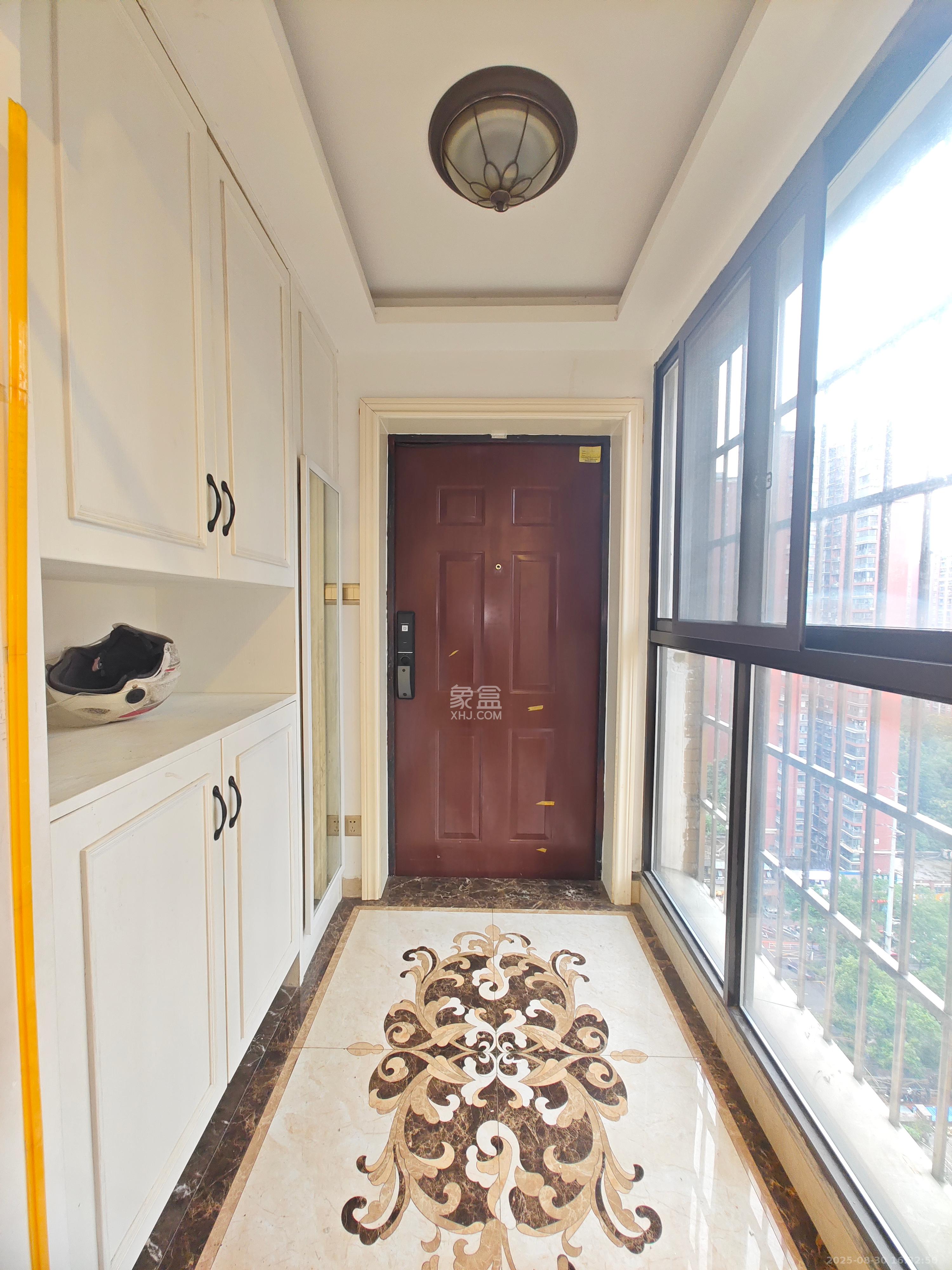 华润凤凰城三期 3室2厅2卫 2500.0元/月 华润凤凰城三期 3室2厅2卫 2500.0元/月室内图