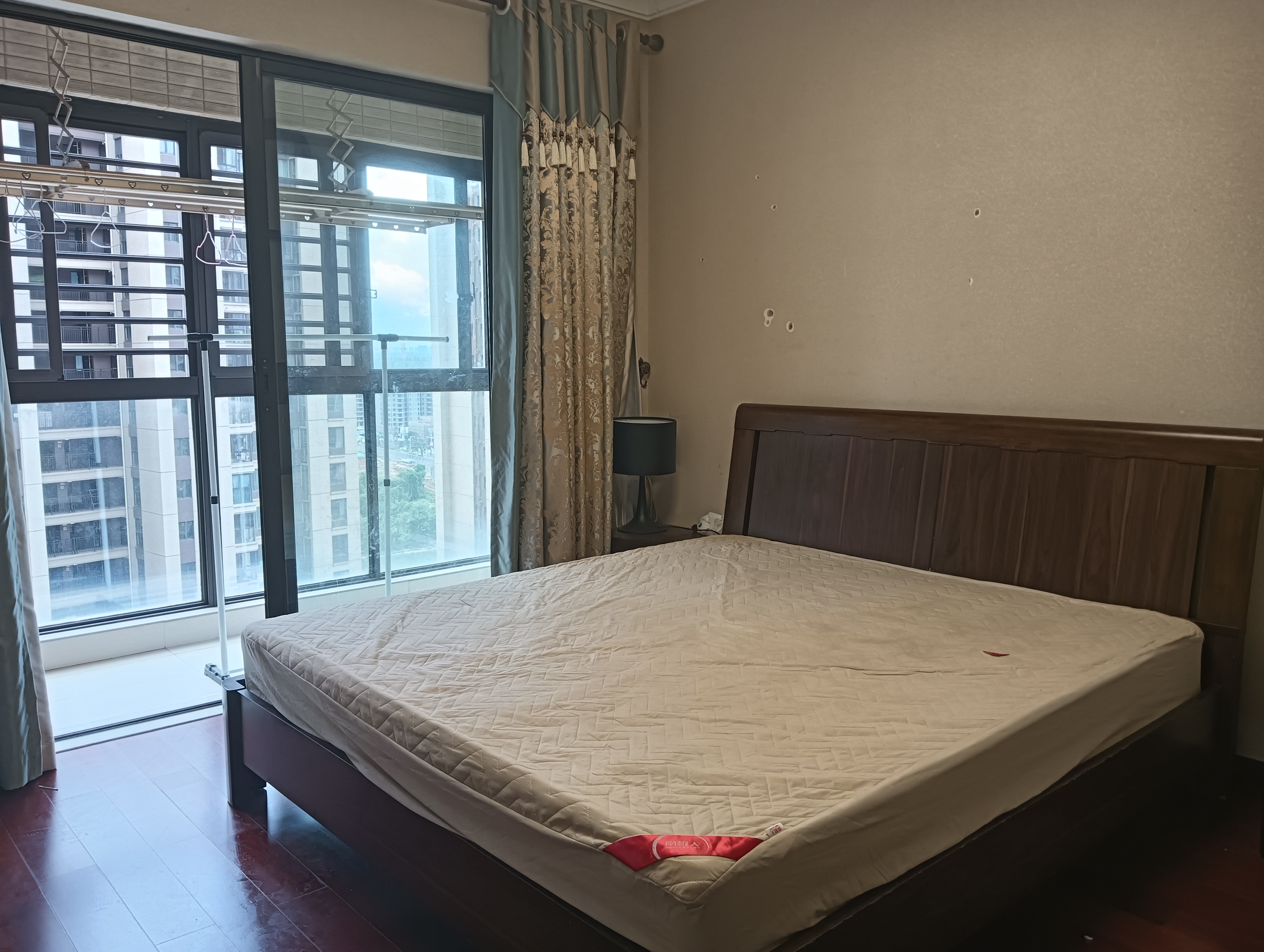 中海锦城  4室2厅2卫   3500.00元/月室内图