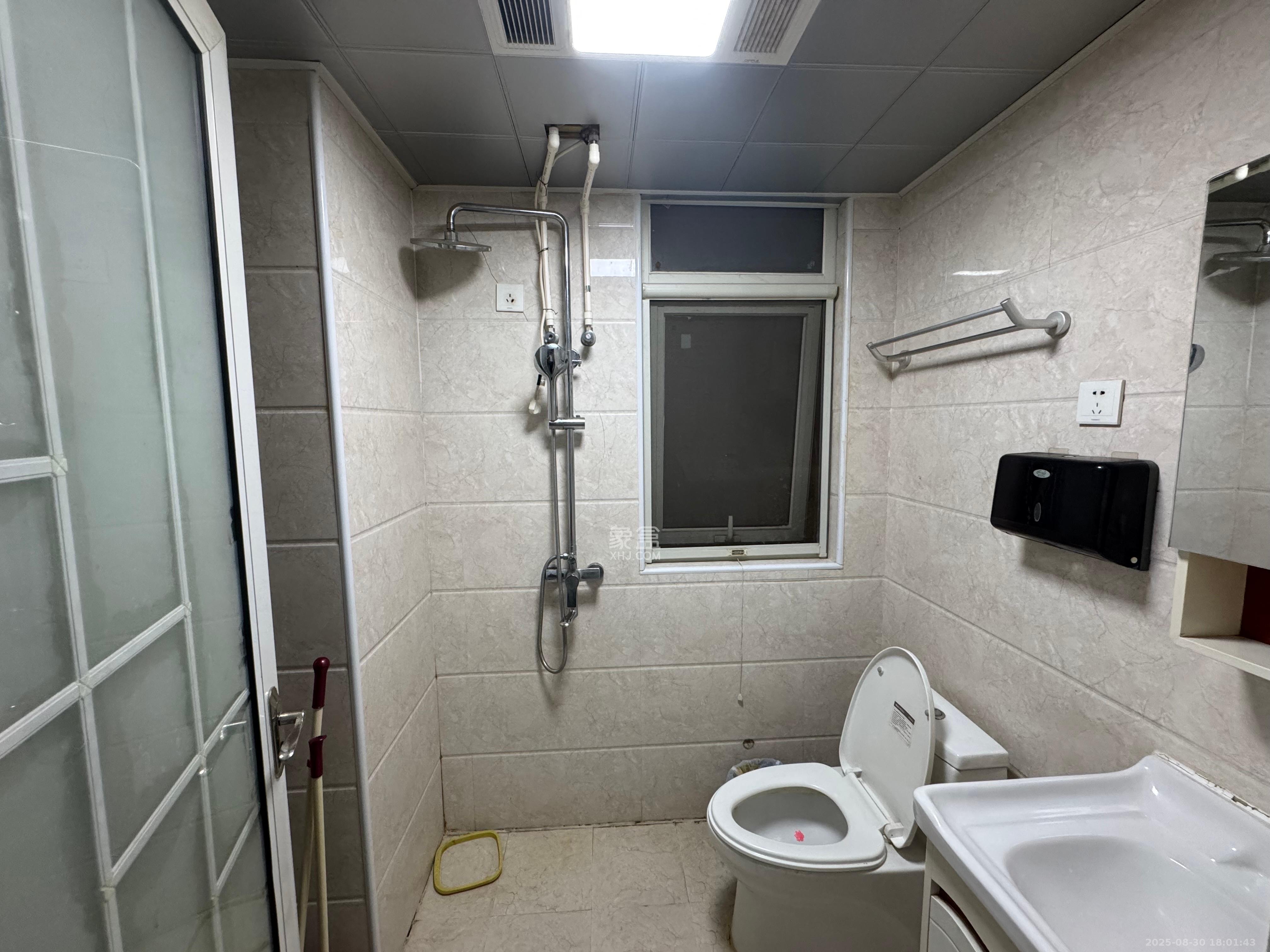 北辰三角洲E4区 1室1厅1卫 2000.0元/月 北辰三角洲E4区 1室1厅1卫 2000.0元/月室内图