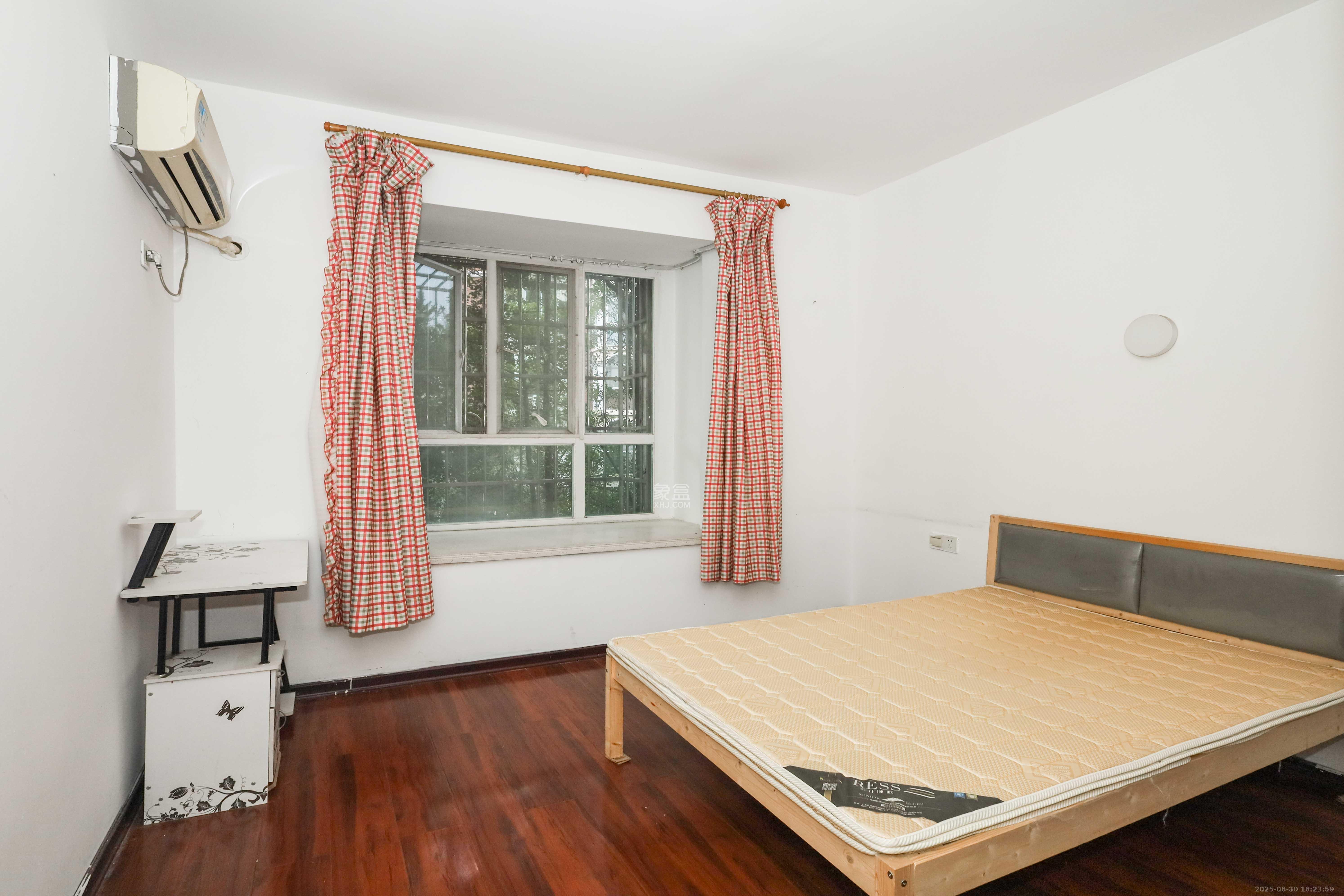 山水英伦 2室2厅1卫 59.0万 山水英伦 2室2厅1卫 59.0万卧室