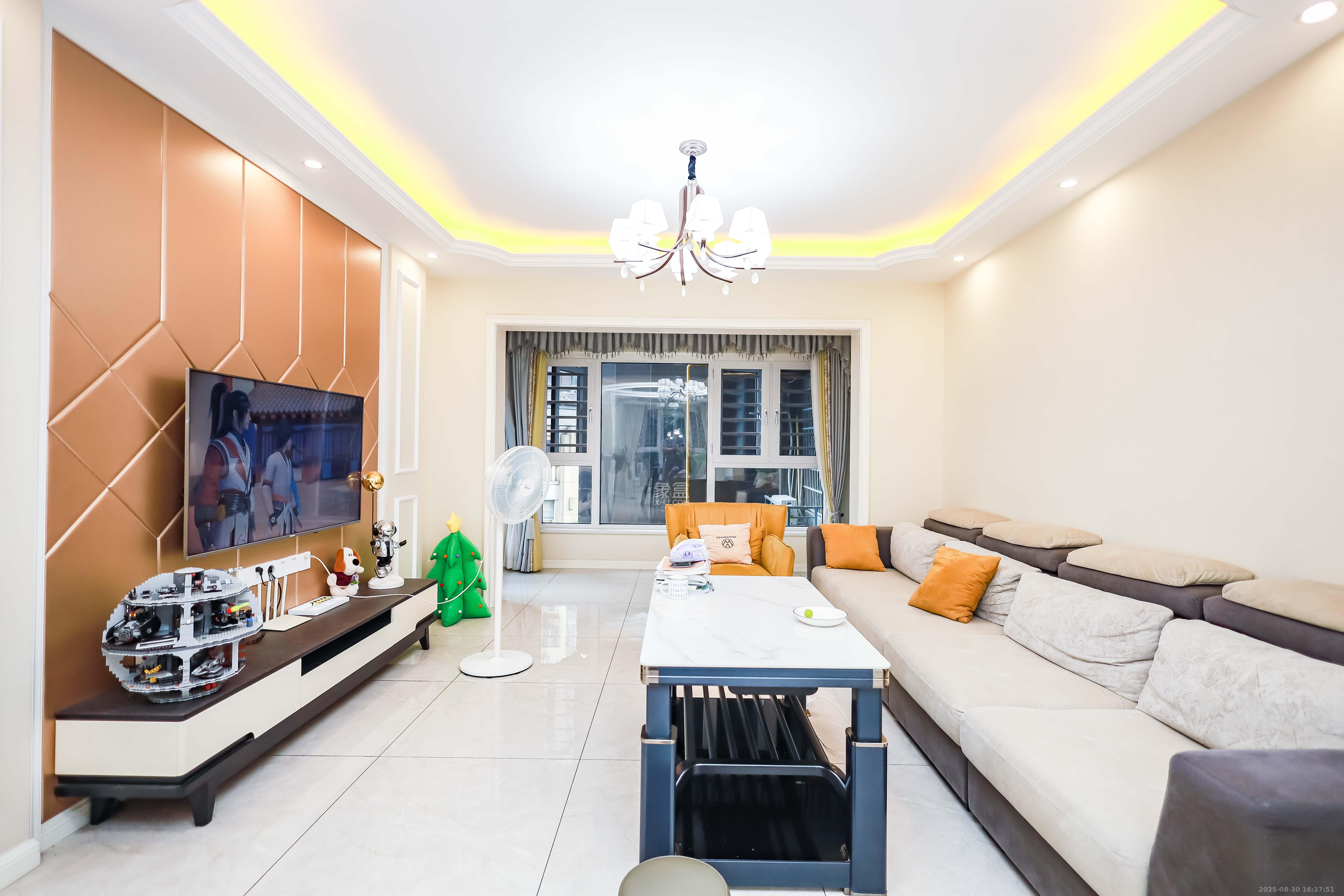 天麓尚层  4室2厅1卫    96.0万 天麓尚层  4室2厅1卫    96.0万客厅