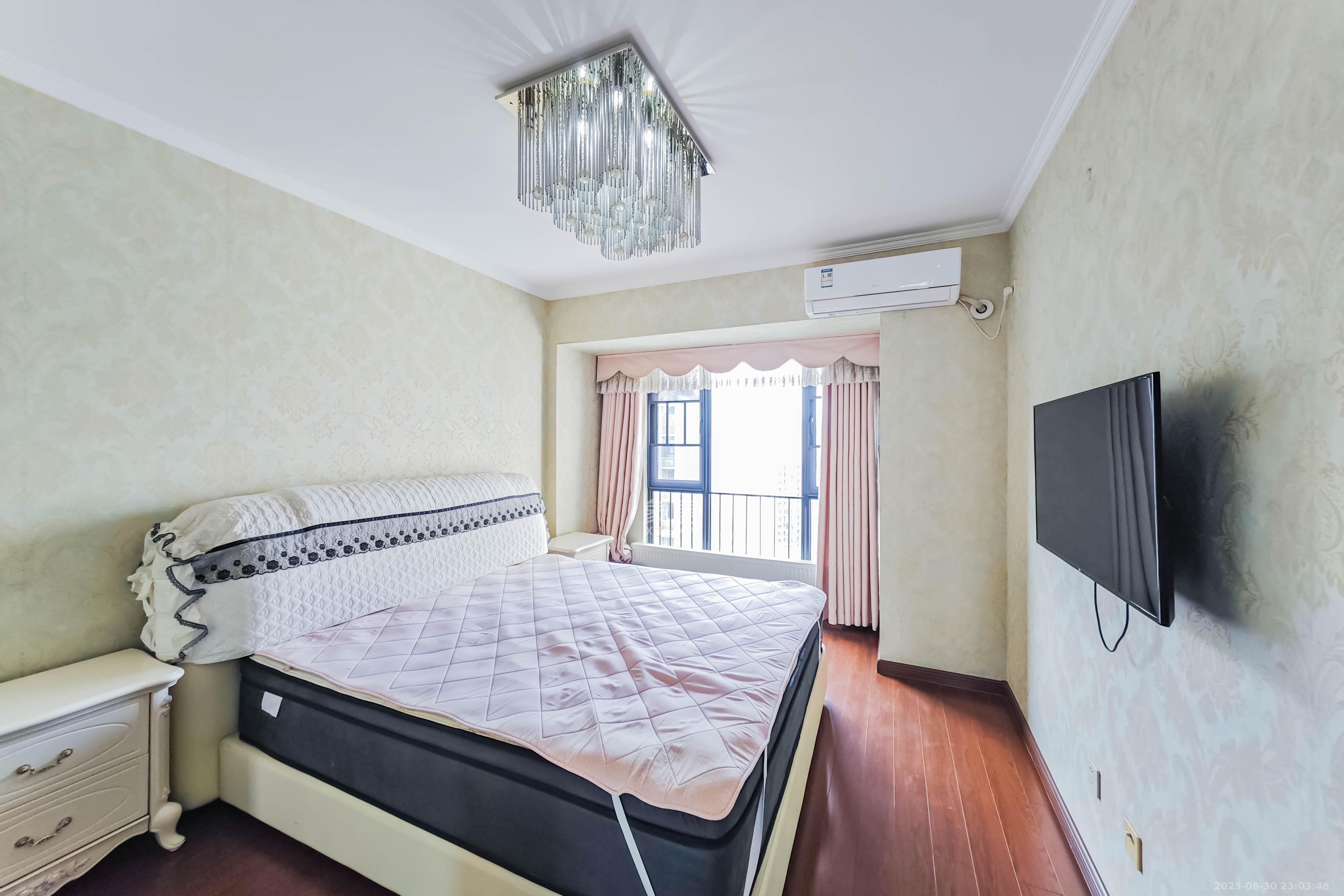 万科金域华府三四期  4室2厅2卫    122.0万 万科金域华府三四期  4室2厅2卫    122.0万卧室