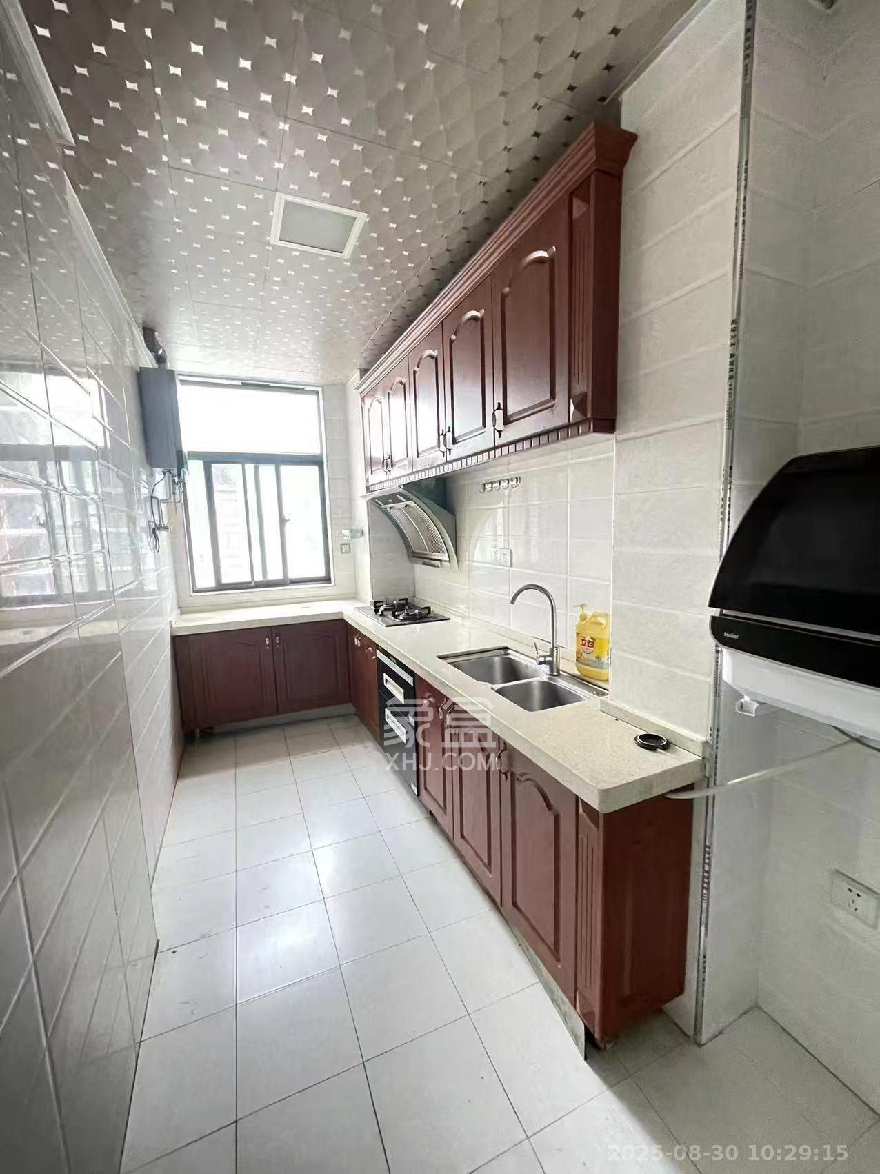 星城映象  3室2厅2卫    2600.0元/月 星城映象  3室2厅2卫    2600.0元/月室内图1