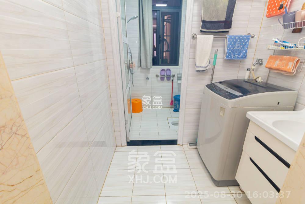 辉煌国际城二期 3室2厅1卫 2700.0元/月 辉煌国际城二期 3室2厅1卫 2700.0元/月室内图