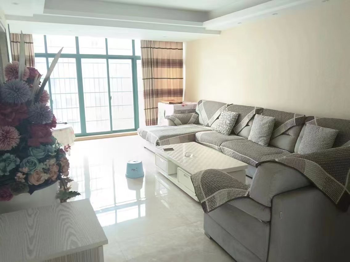 雅香苑 3室2厅2卫 2400.0元/月 雅香苑 3室2厅2卫 2400.0元/月室内图