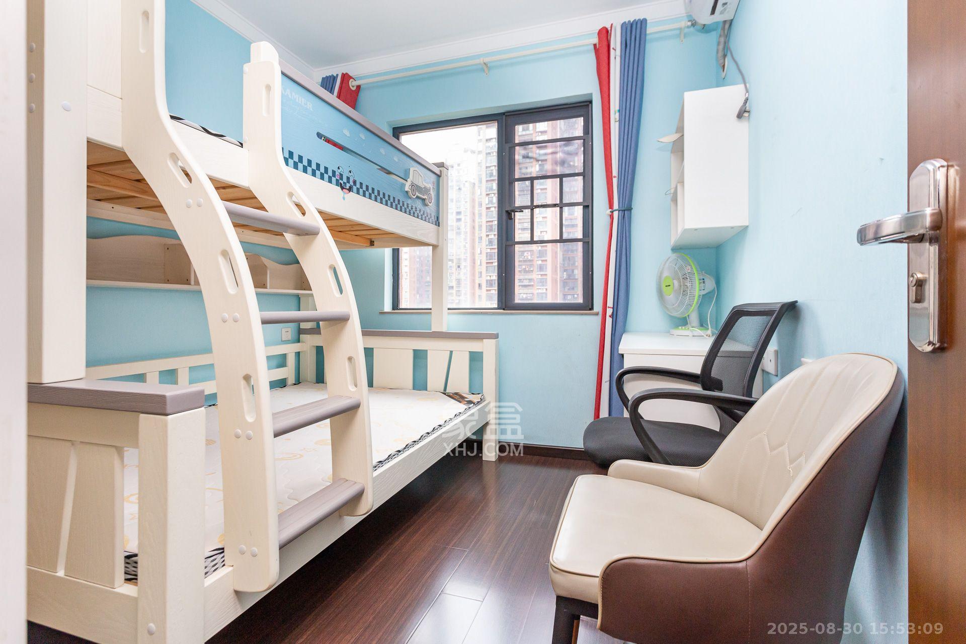 珠江东方明珠(新地东方明珠)三期 3室2厅2卫 2500.0元/月 珠江东方明珠(新地东方明珠)三期 3室2厅2卫 2500.0元/月室内图