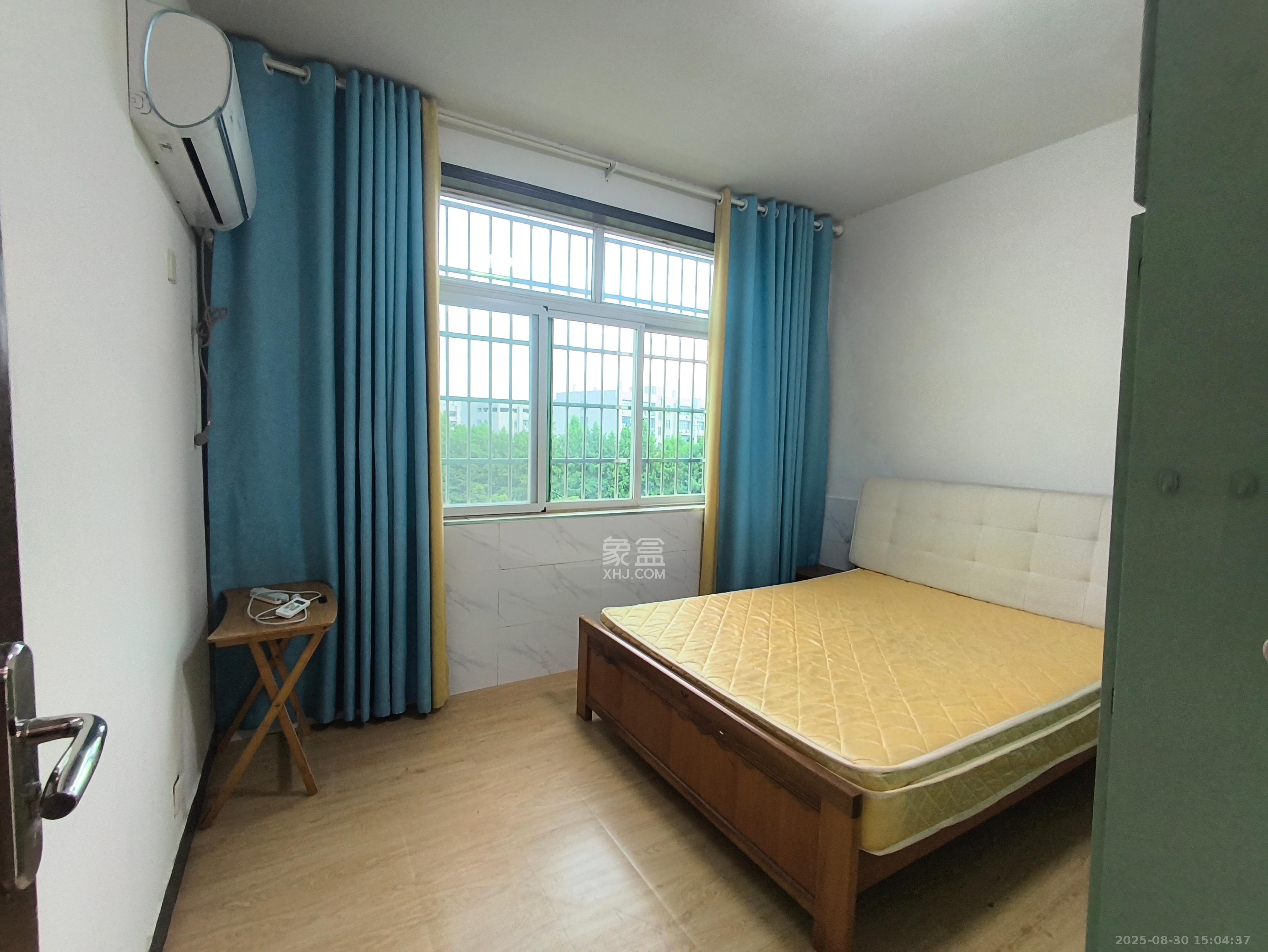 靳江小区  2室1厅1卫    1300.0元/月 靳江小区  2室1厅1卫    1300.0元/月室内图