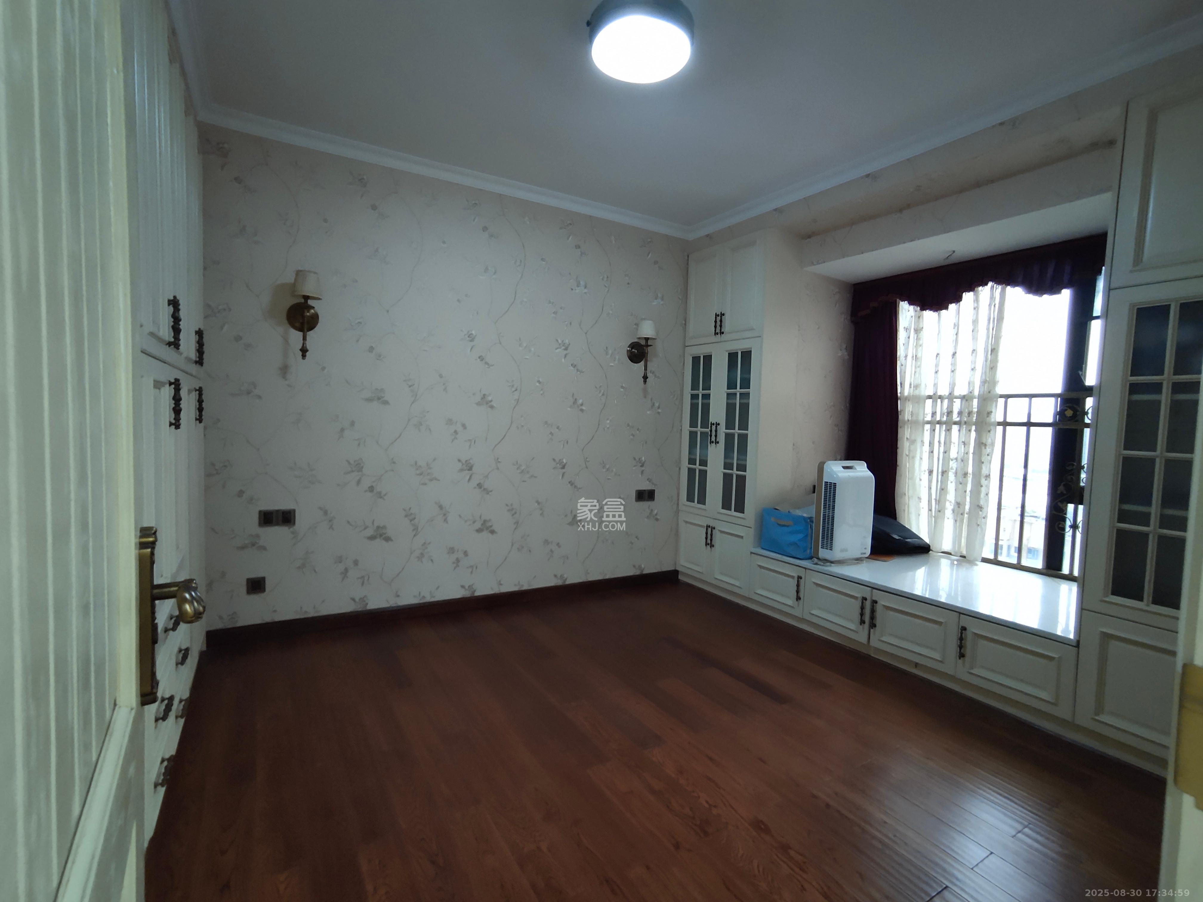 长房白沙湾  2室2厅1卫    2800.0元/月 长房白沙湾  2室2厅1卫    2800.0元/月室内图