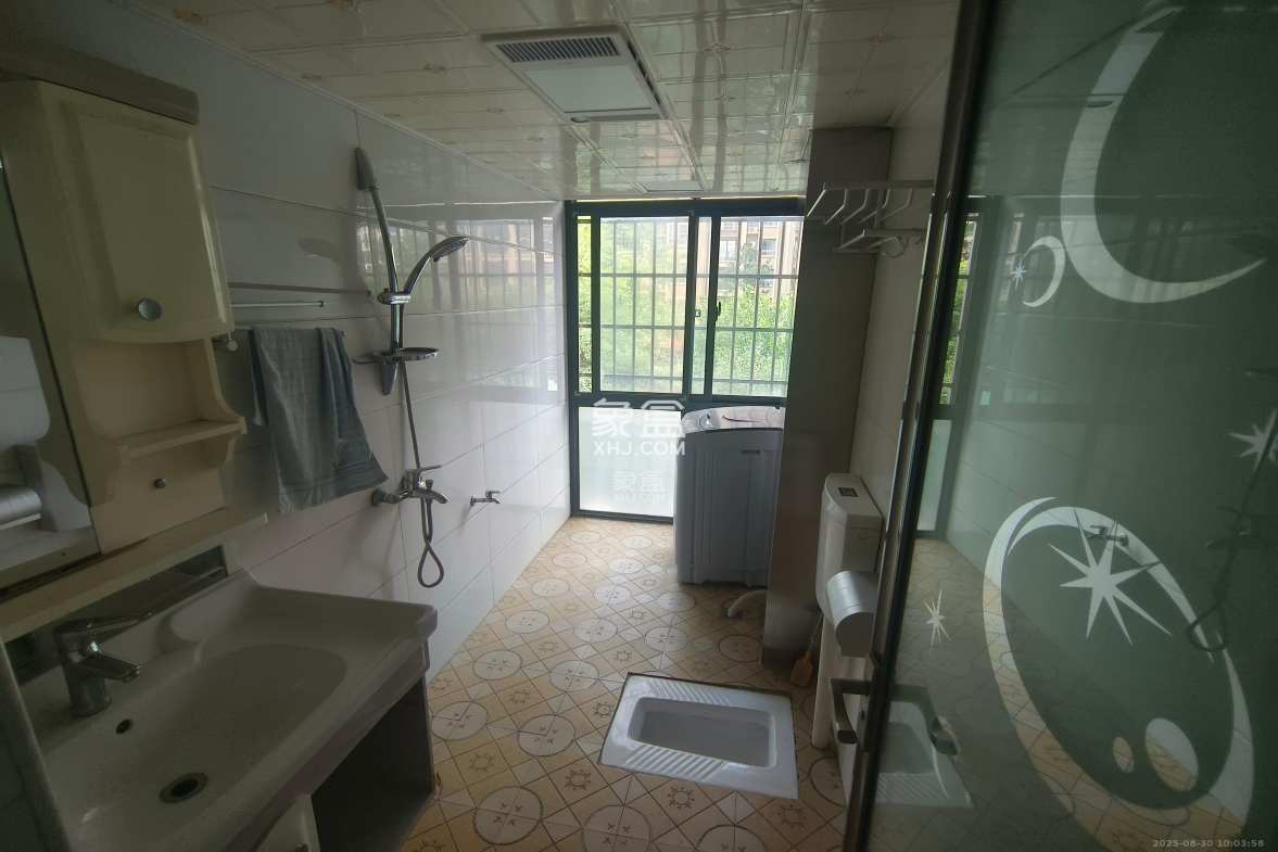 华龙家园(和泰家园)  2室1厅2卫    1800.0元/月 华龙家园(和泰家园)  2室1厅2卫    1800.0元/月室内图