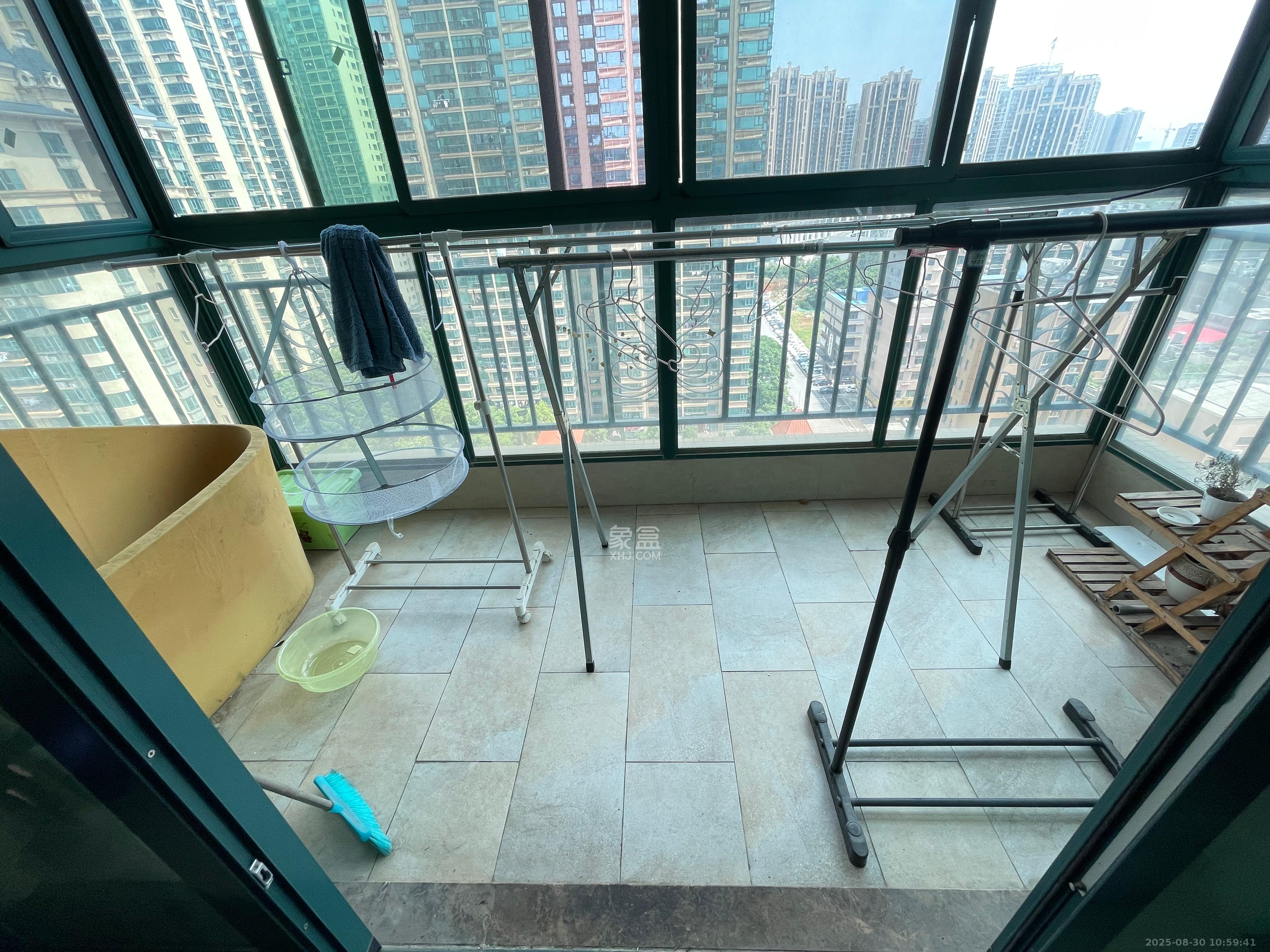 恒大名都  3室2厅1卫    1500.0元/月 恒大名都  3室2厅1卫    1500.0元/月室内图