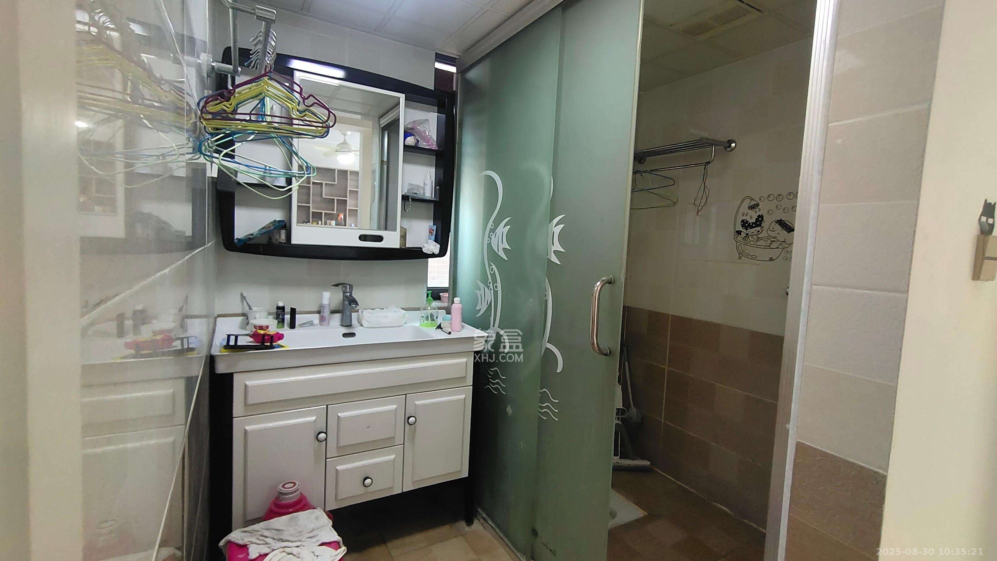 海伦堡爱ME城市  3室2厅1卫    2000.0元/月 海伦堡爱ME城市  3室2厅1卫    2000.0元/月室内图