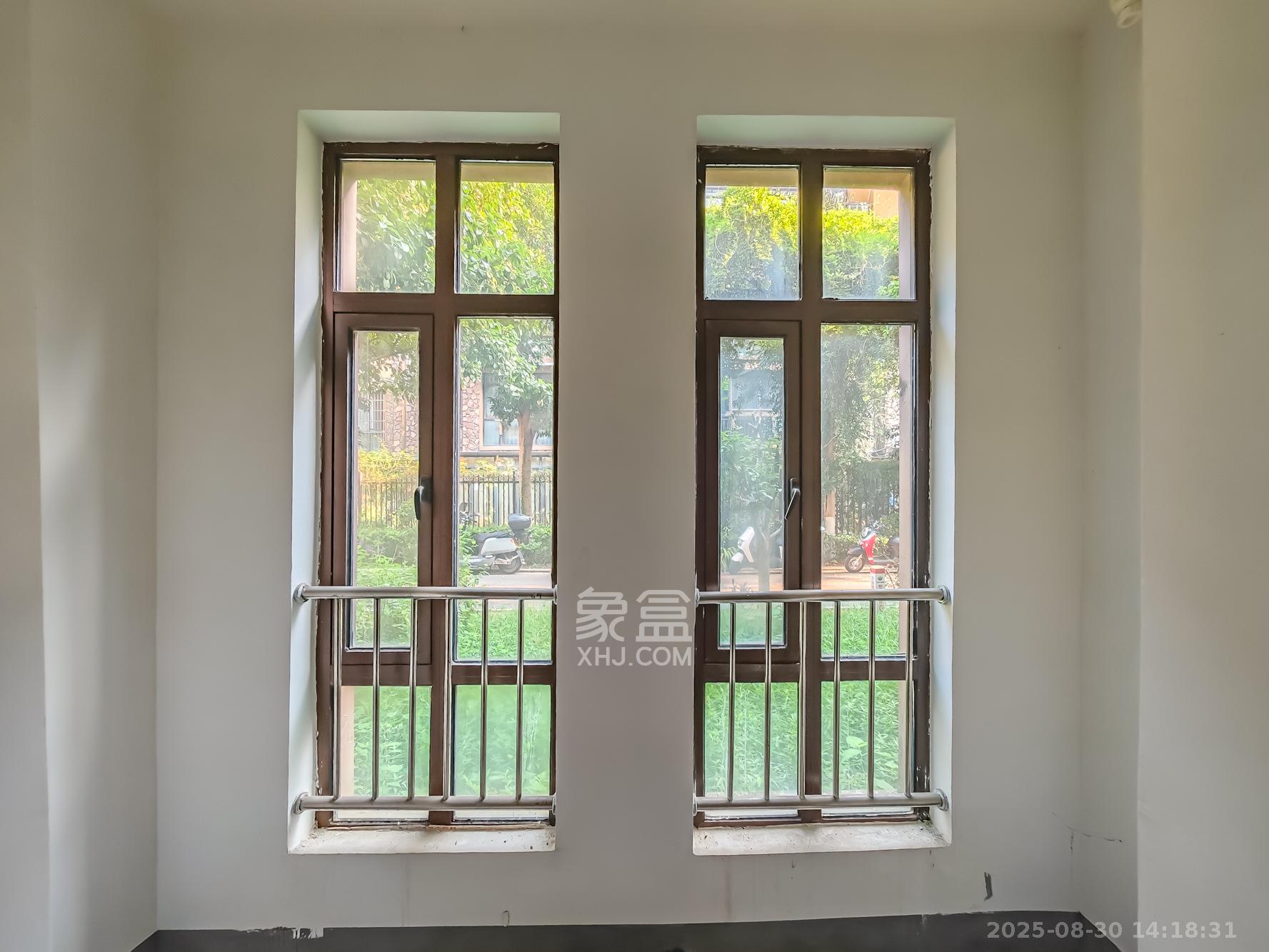 幸福考拉  4室2厅2卫    205.0万 幸福考拉  4室2厅2卫    205.0万阳台