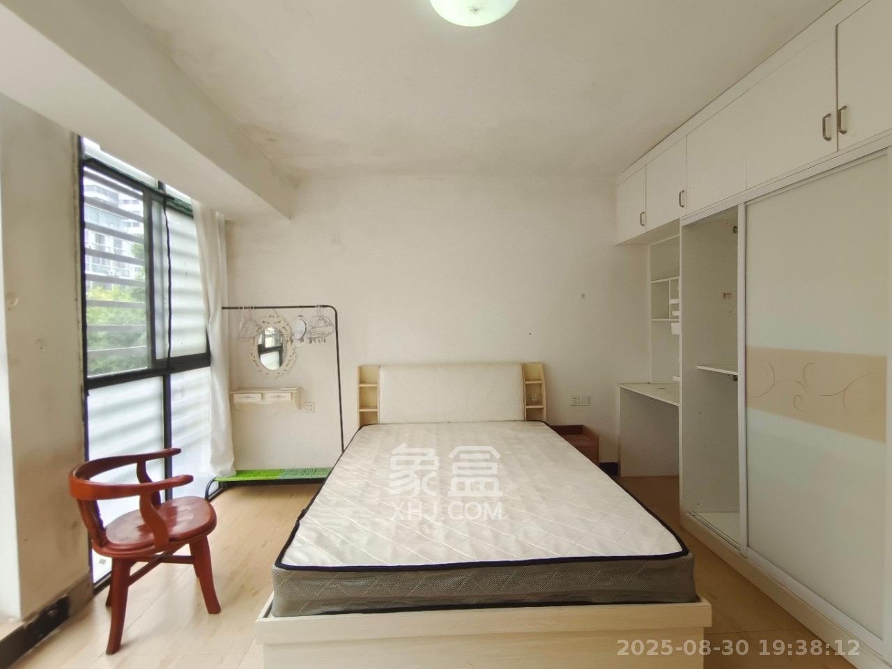 阳光100二期 1室1厅1卫 1550.0元/月 阳光100二期 1室1厅1卫 1550.0元/月室内图