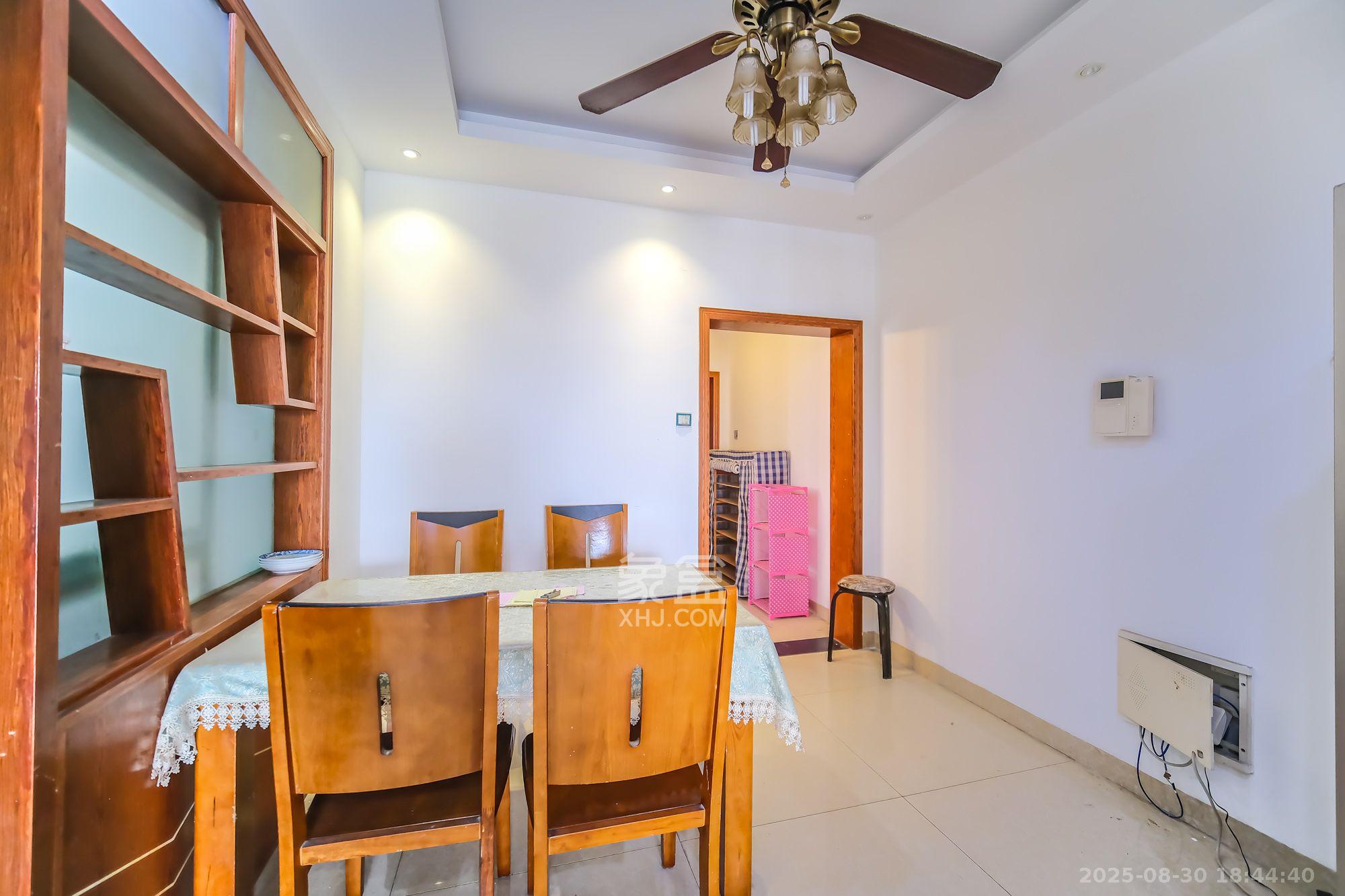 盛地尊域 4室2厅2卫 2000.0元/月 盛地尊域 4室2厅2卫 2000.0元/月室内图