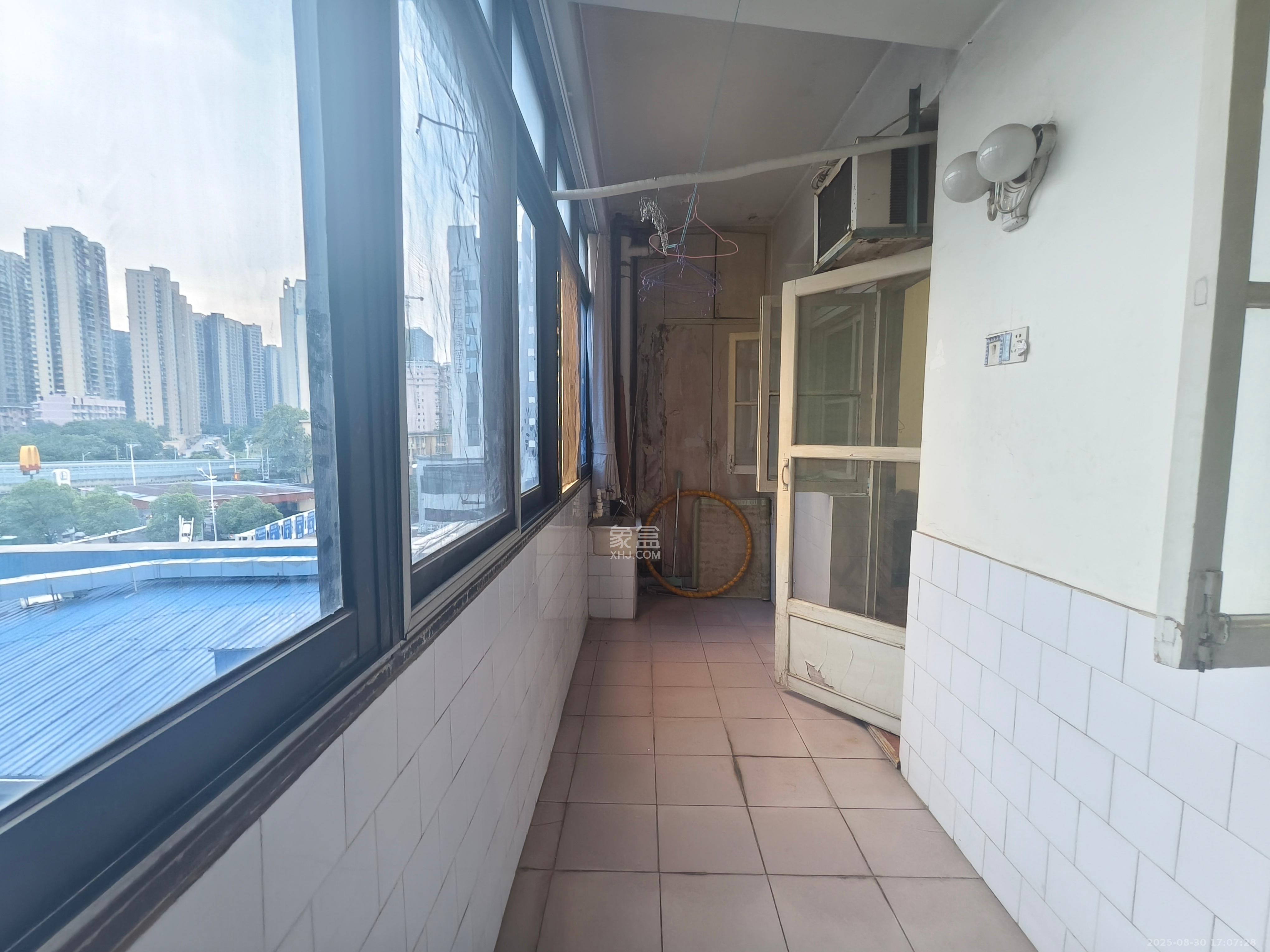 乡镇公寓 2室1厅1卫 1680.0元/月 乡镇公寓 2室1厅1卫 1680.0元/月室内图