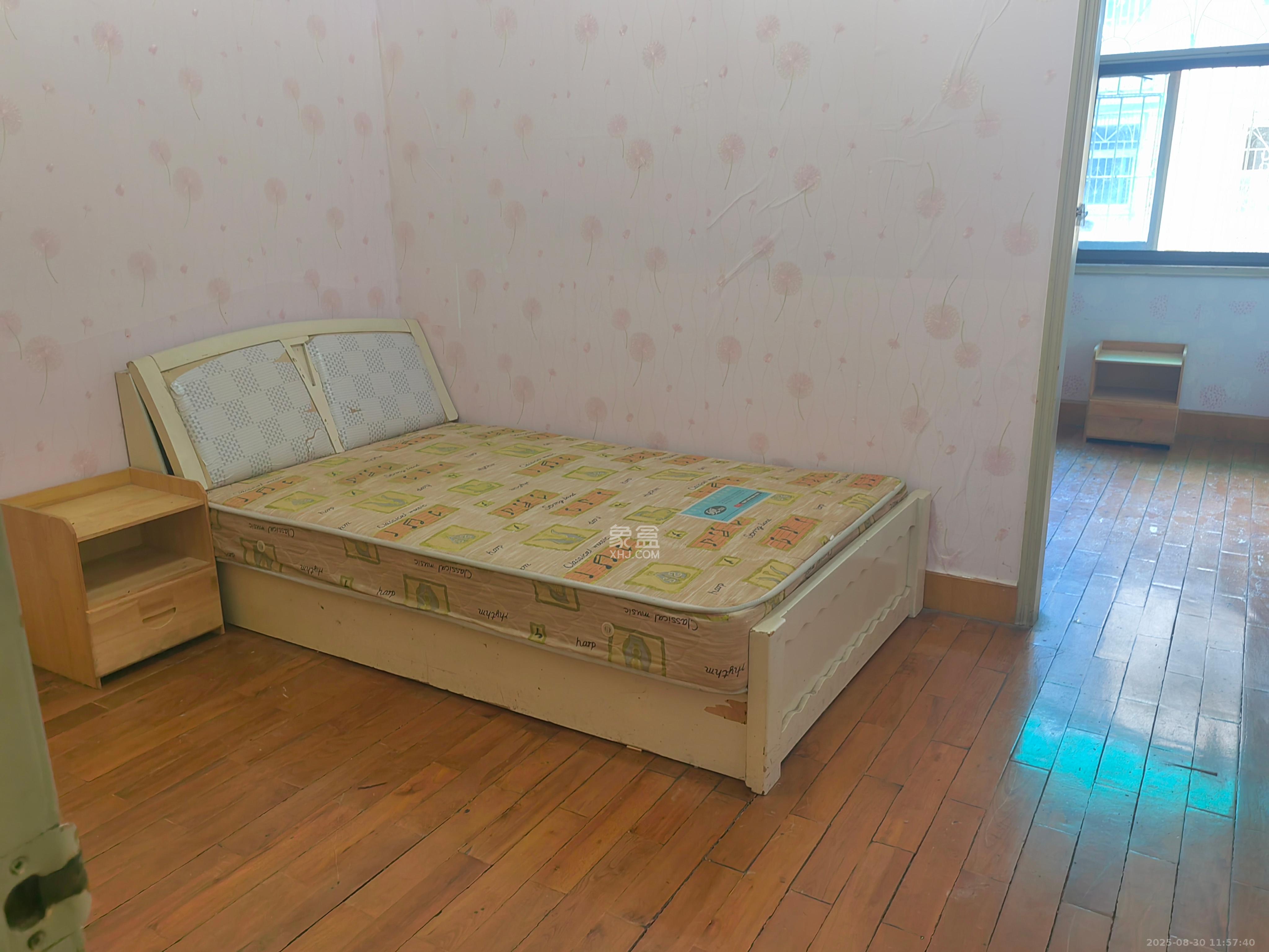 文艺公寓  3室2厅1卫    3000.0元/月室内图