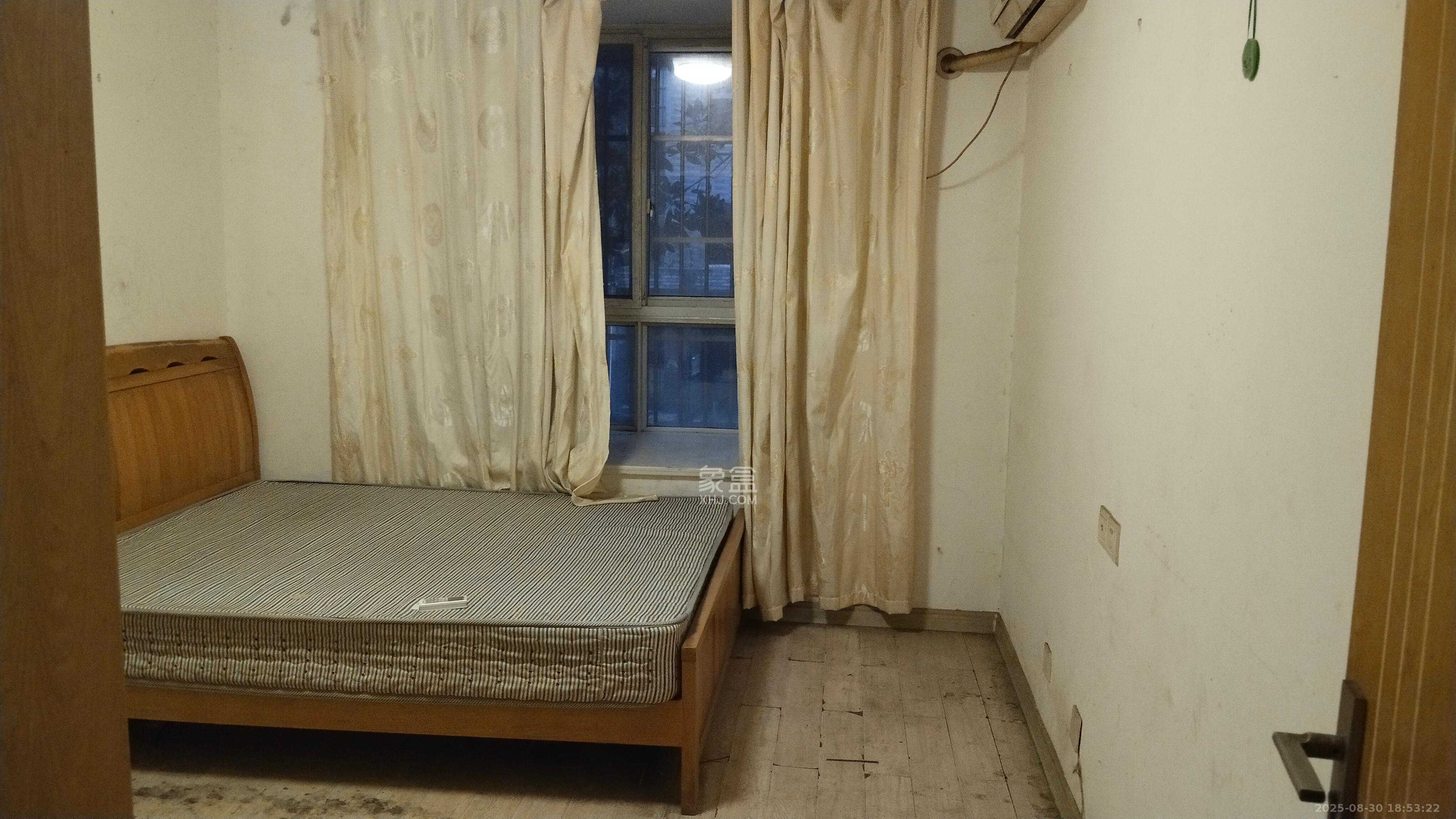 金麓西岸和苑  2室1厅1卫    1600.0元/月 金麓西岸和苑  2室1厅1卫    1600.0元/月室内图