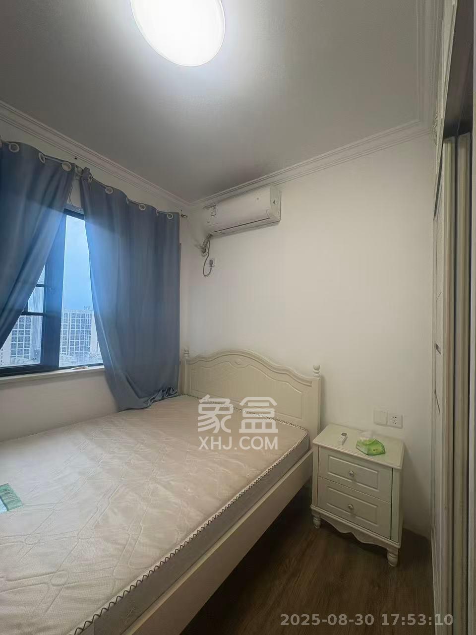 星湖湾一期高层  3室2厅1卫    2300.0元/月 星湖湾一期高层  3室2厅1卫    2300.0元/月室内图