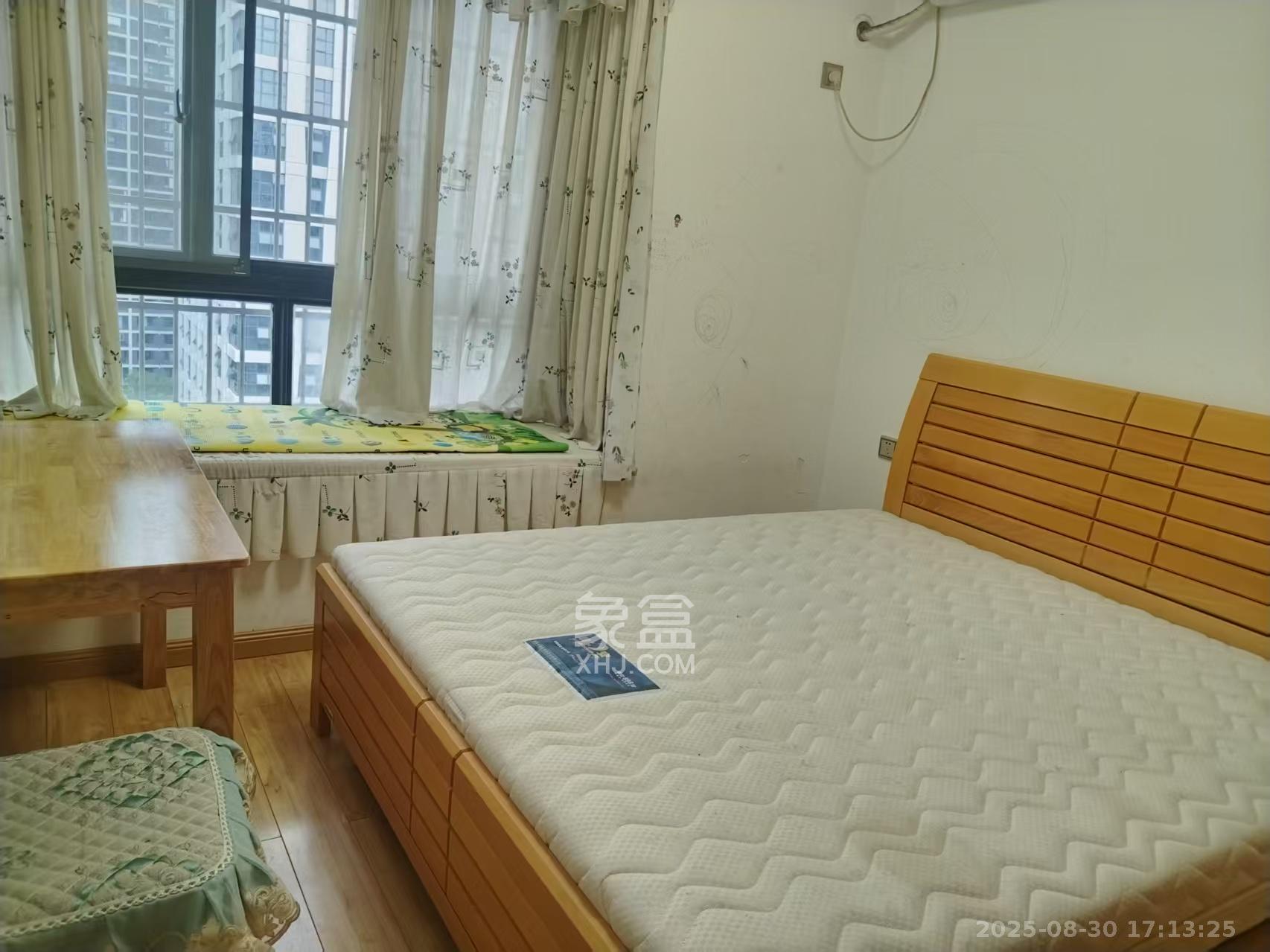 上庭苑  3室2厅2卫   2200.00元/月室内图
