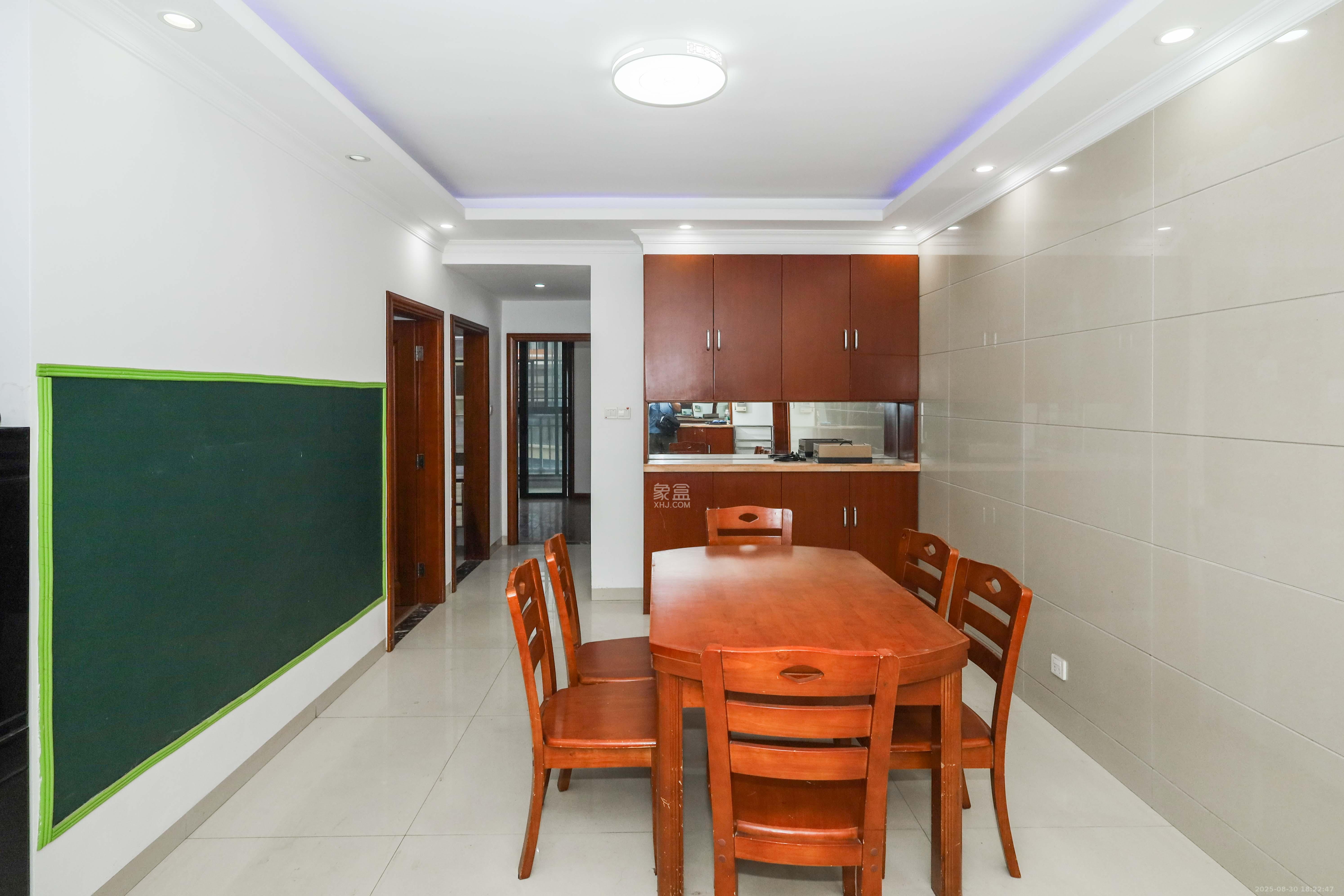 麓谷公馆(涉外国际公馆)  3室2厅2卫    92.0万 麓谷公馆(涉外国际公馆)  3室2厅2卫    92.0万其他