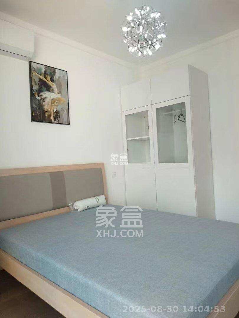 龙湖铂金中心(龙湖春江郦城)  4室2厅2卫    5300.0元/月 龙湖铂金中心(龙湖春江郦城)  4室2厅2卫    5300.0元/月室内图