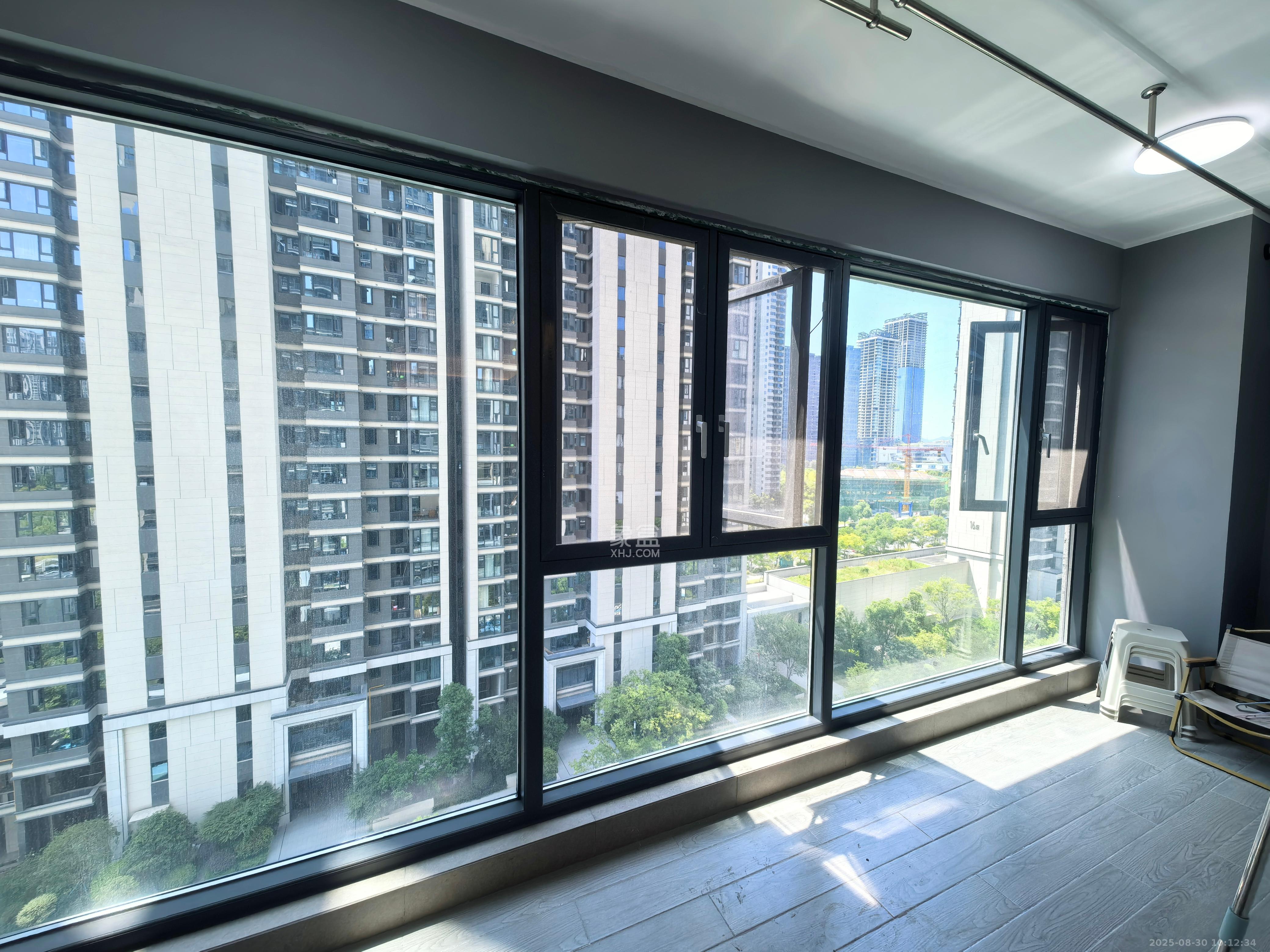 中海阅溪府  4室2厅2卫   3400.00元/月室内图